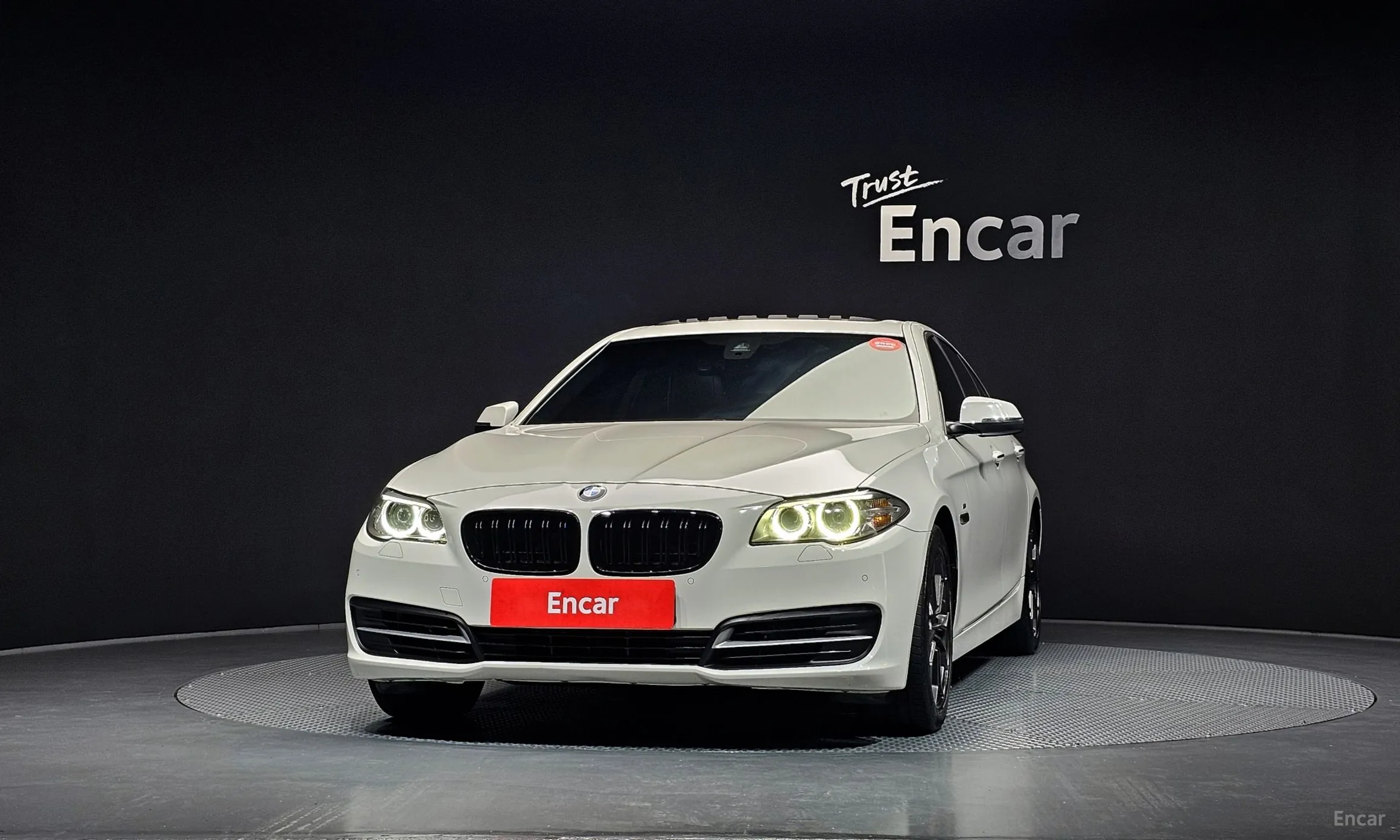 BMW 5 Series (F10) превью 2