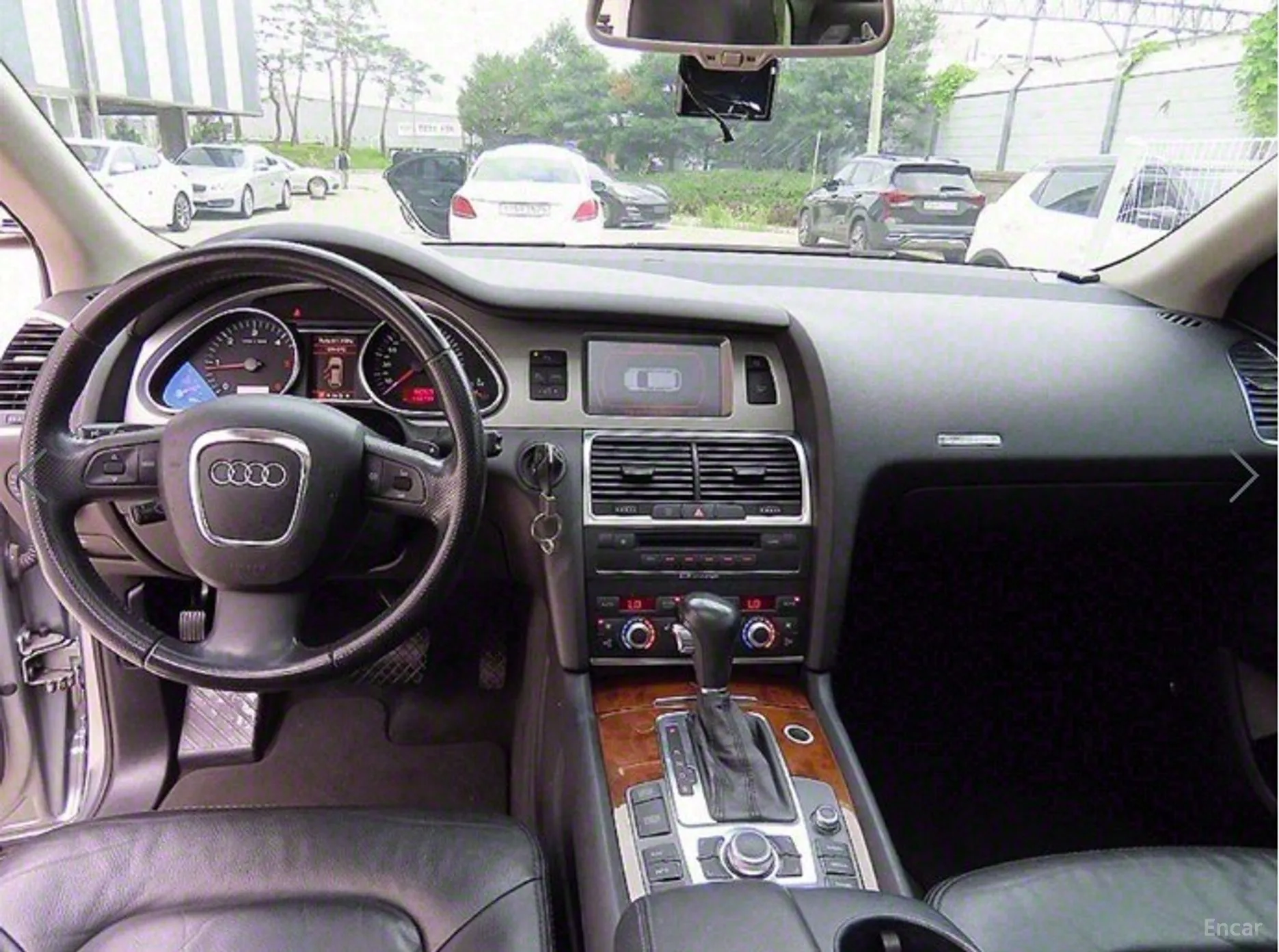 Audi Q7 превью 4