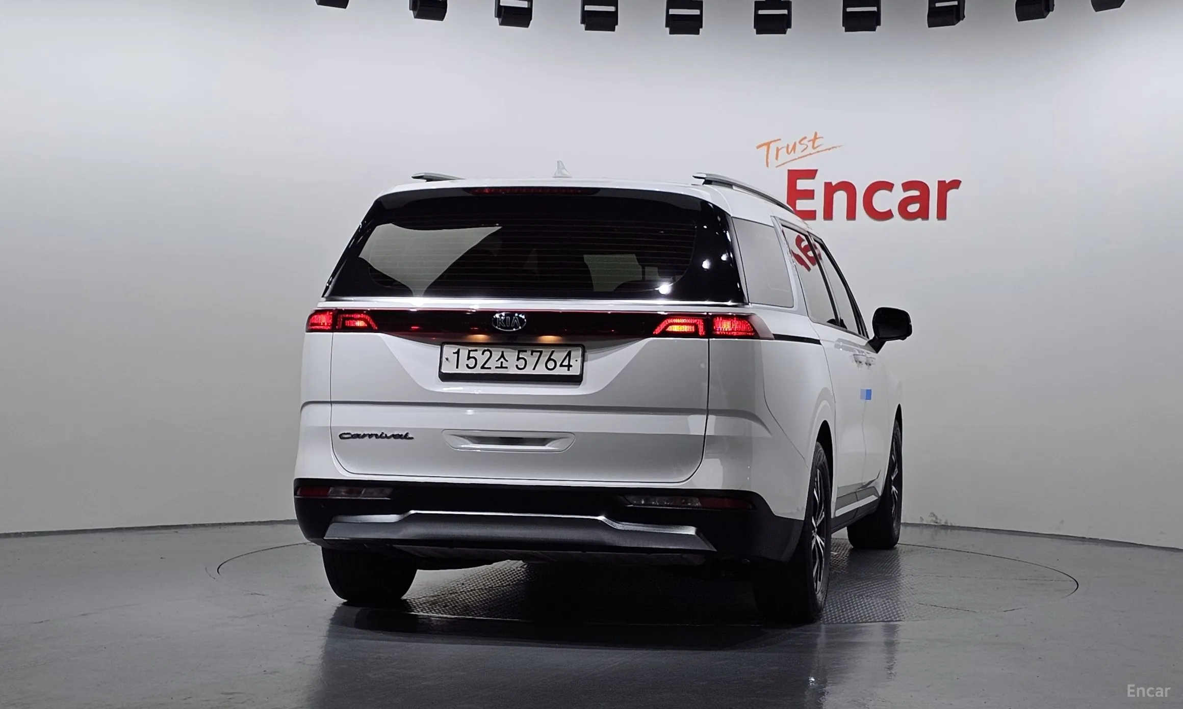 Kia Carnival Gen 4 превью 3
