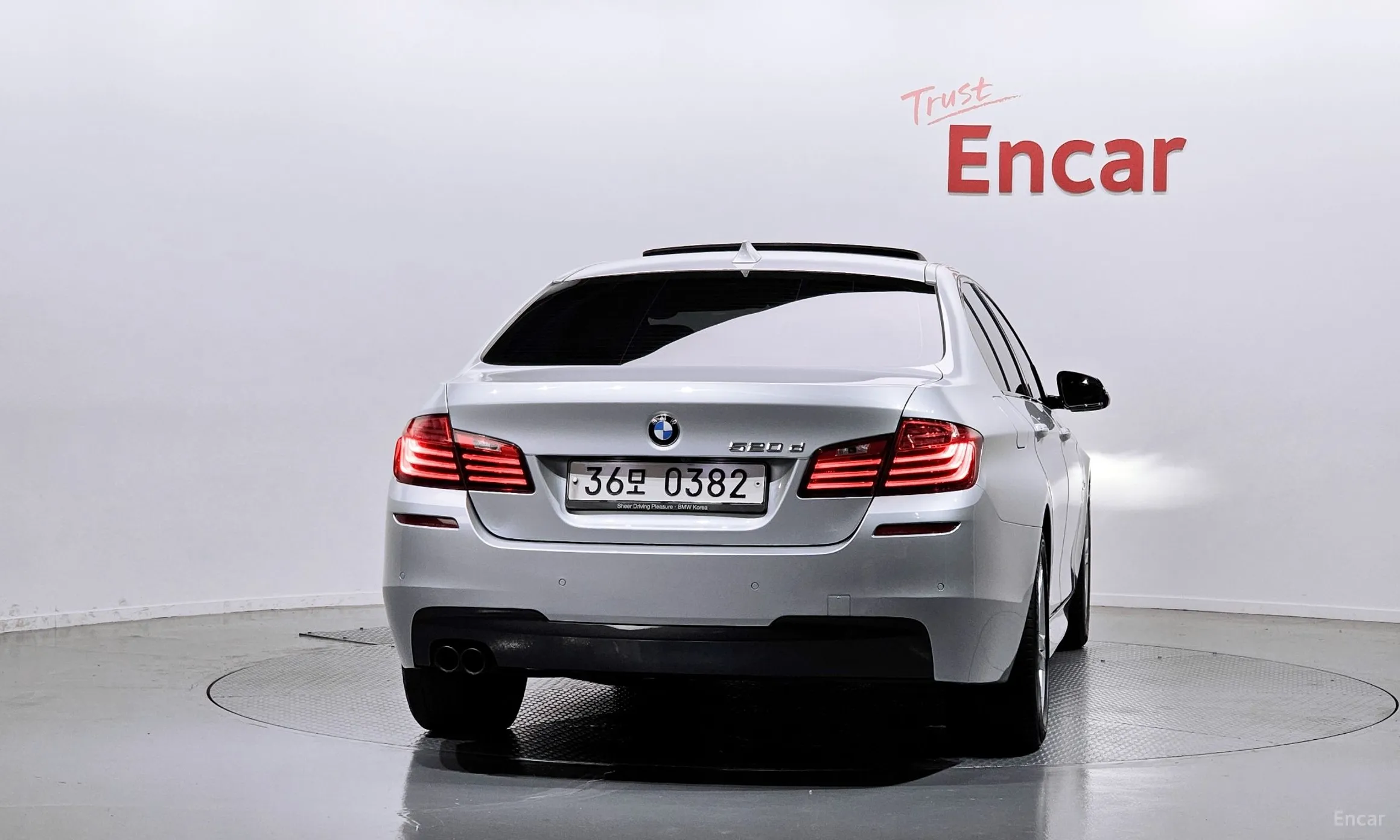 BMW 5 Series (F10) превью 3
