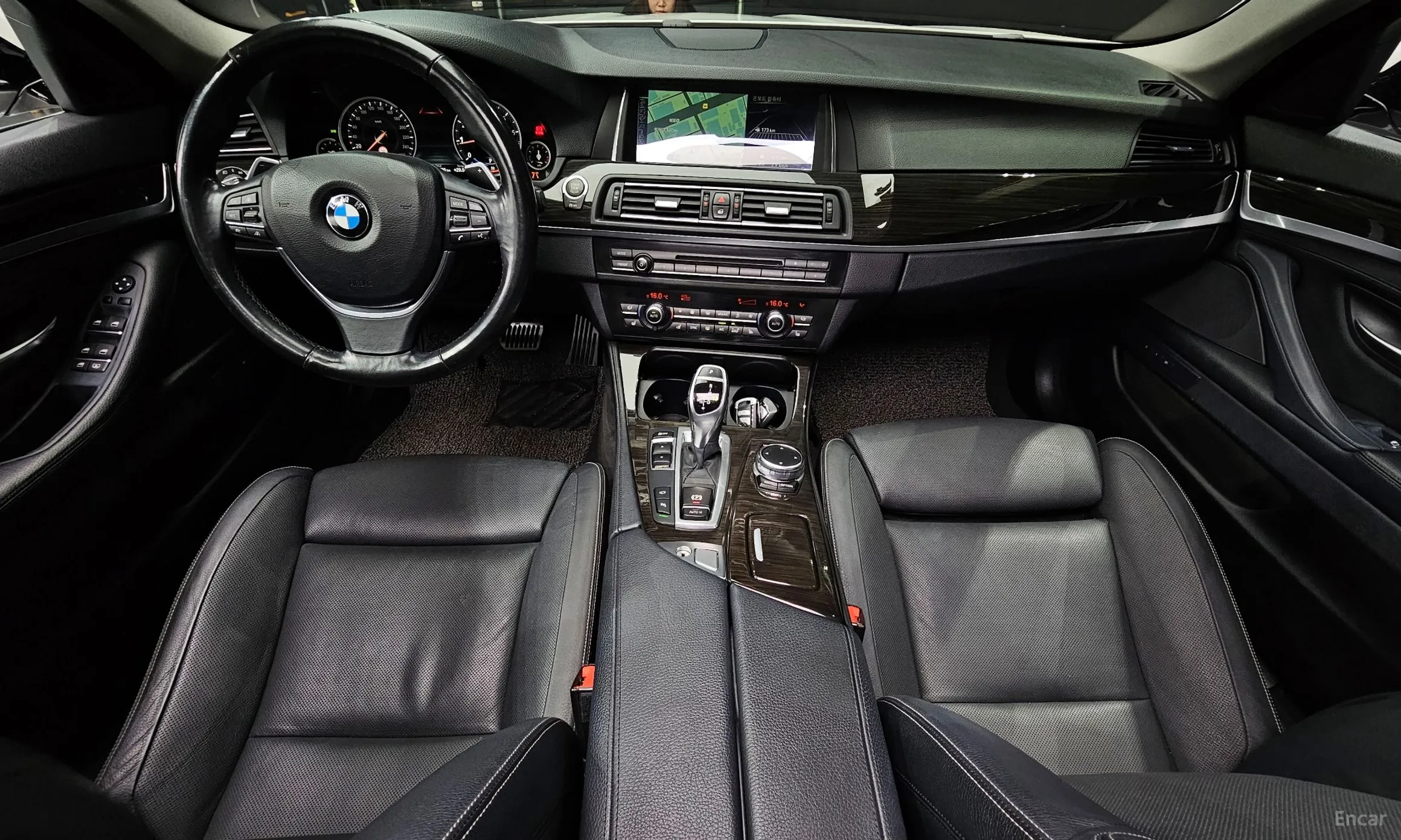 BMW 5 Series (F10) превью 4