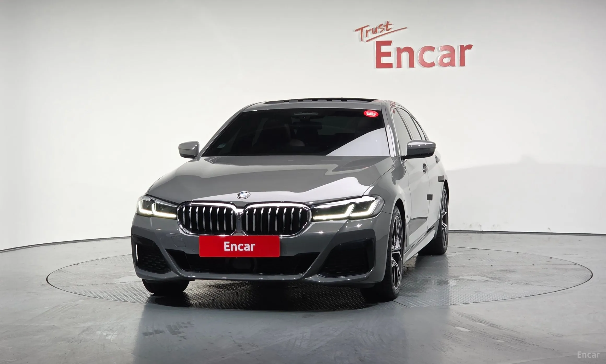 BMW 5 Series (G30) превью 2