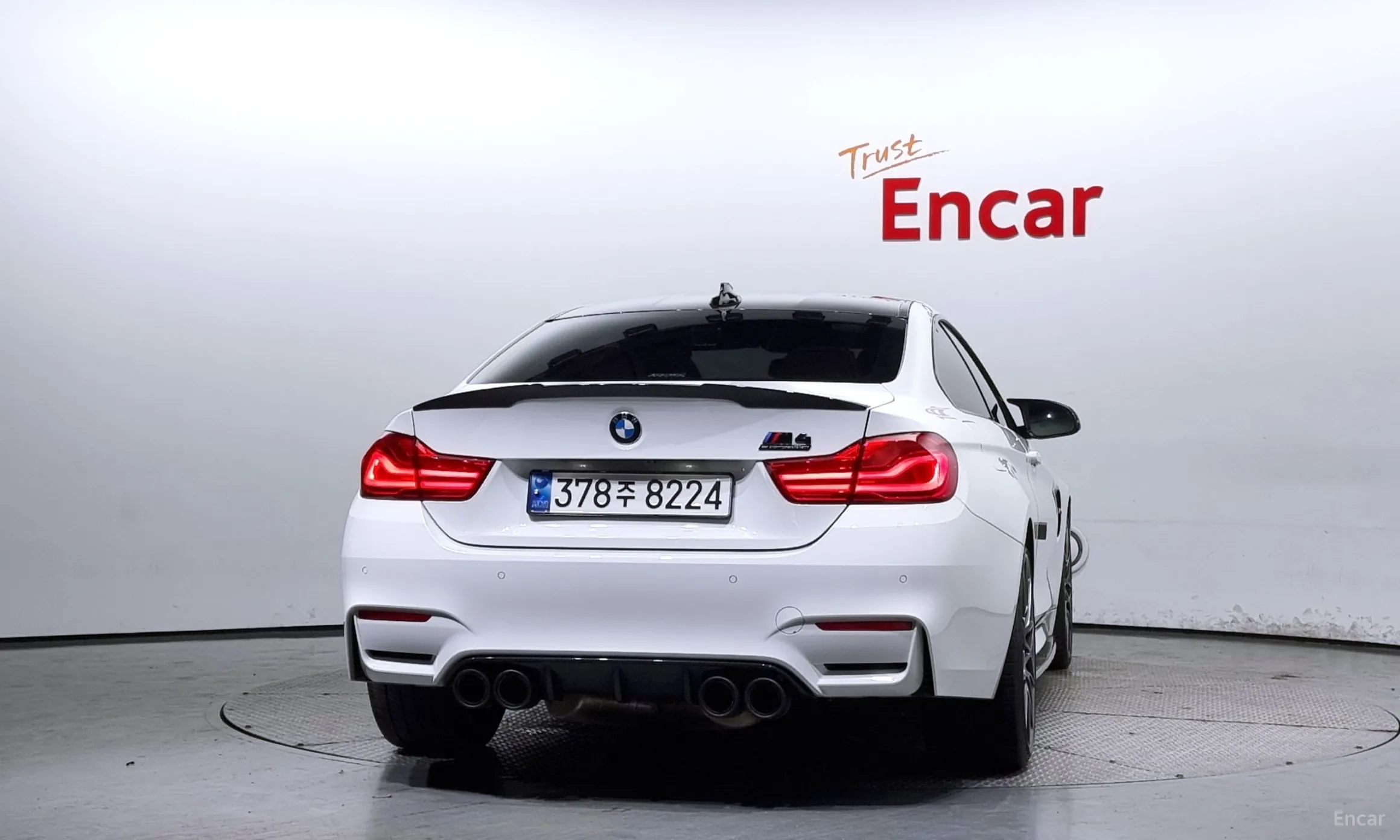 BMW M4 (F82) превью 3