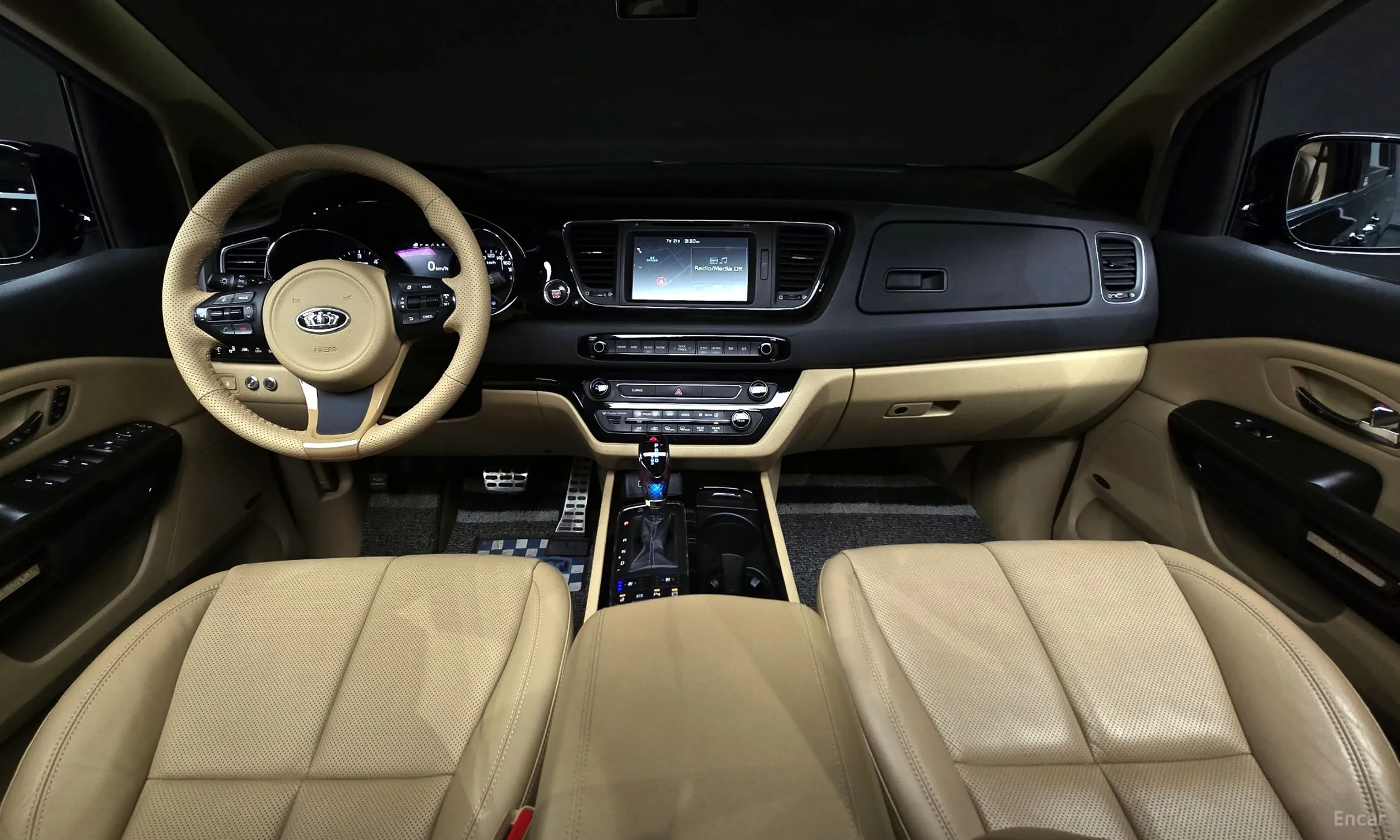 Kia Carnival превью 4