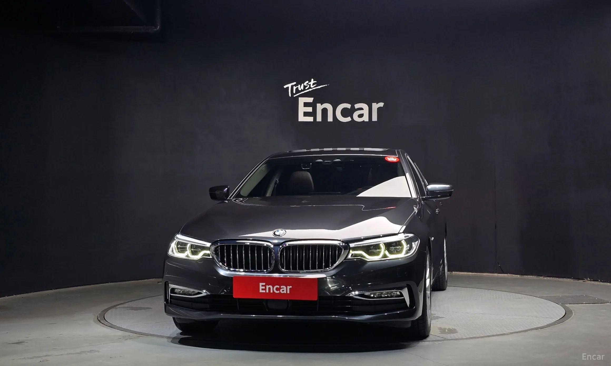 BMW 5 Series (G30) превью 2