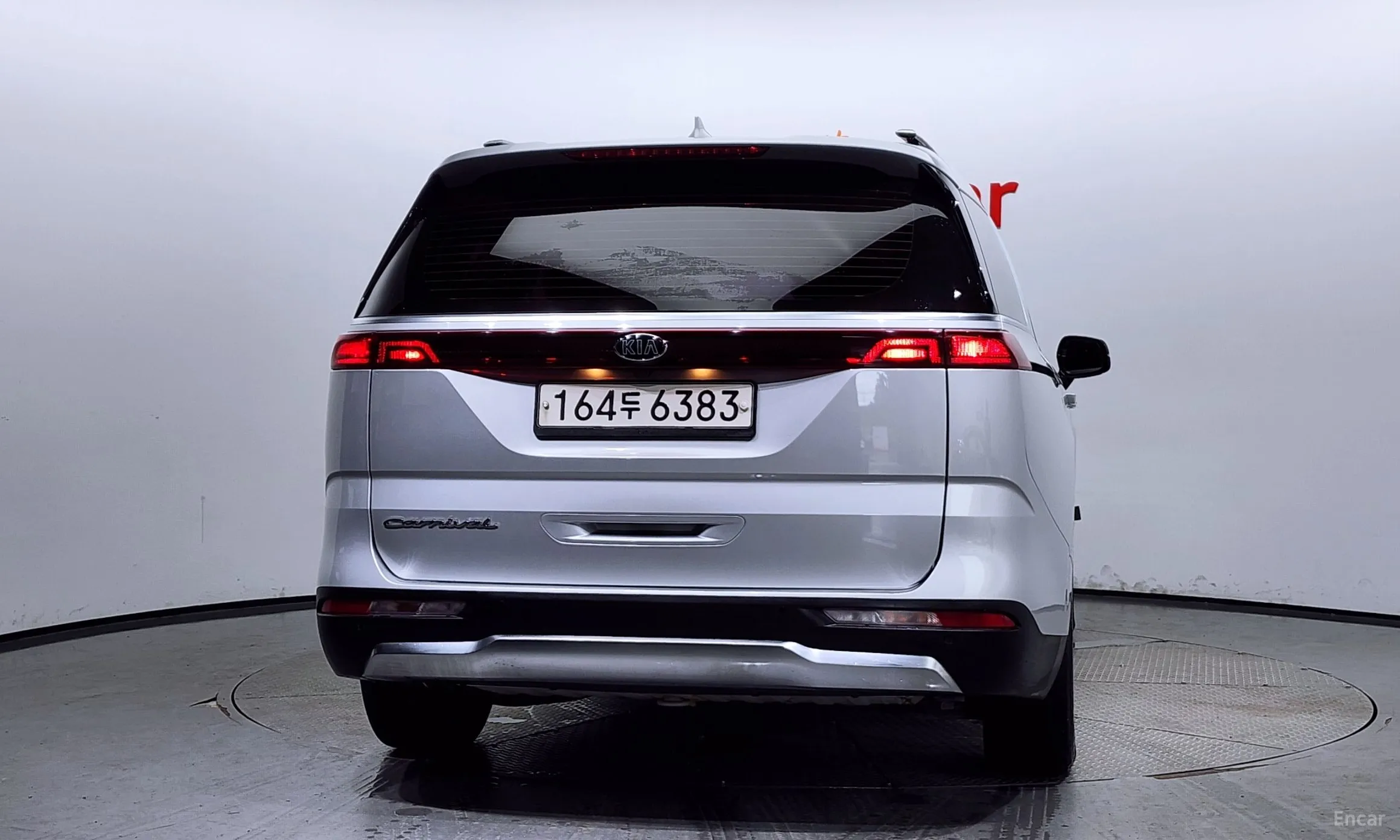 Kia Carnival Gen 4 превью 3