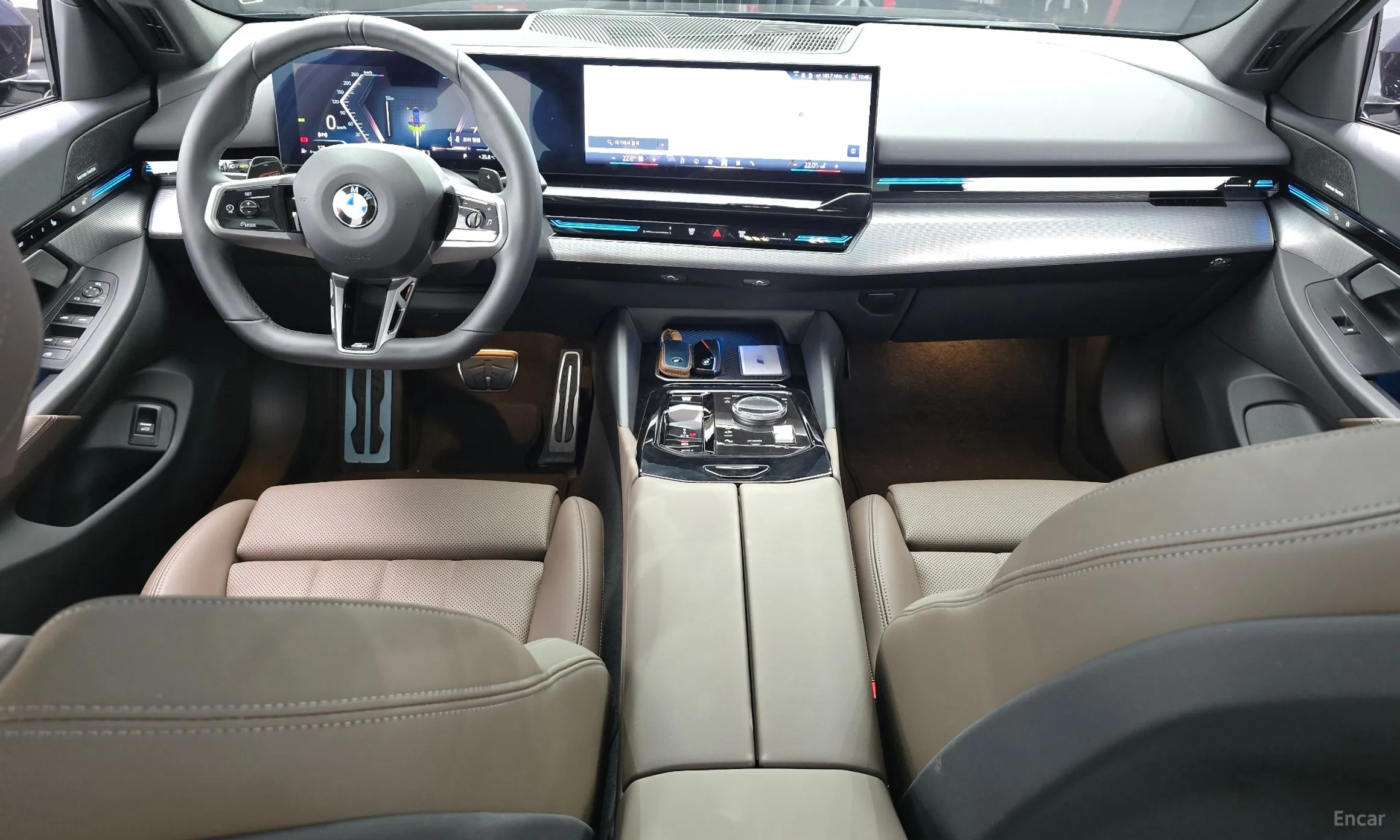 BMW 5 Series (G60) превью 4