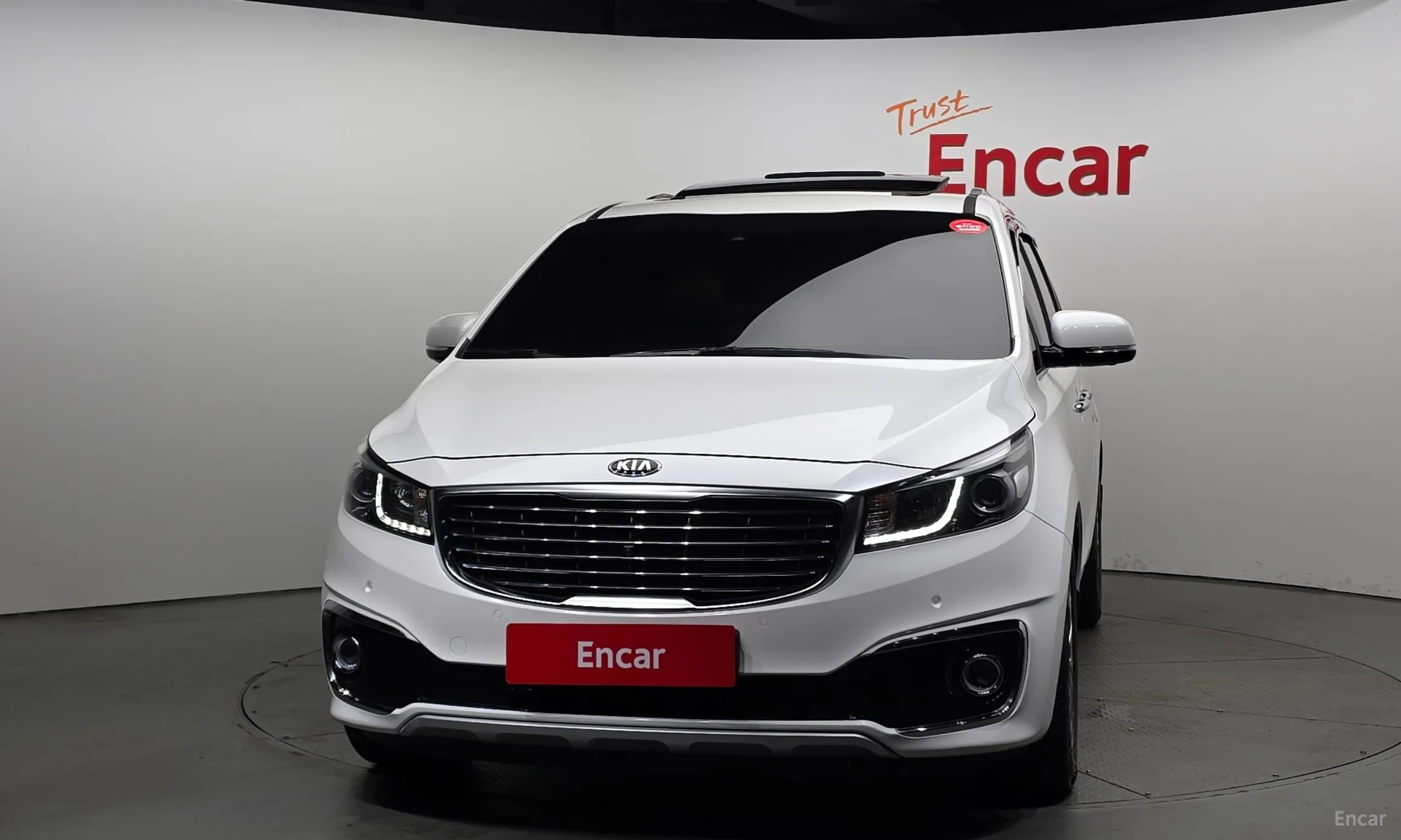 Kia Carnival превью 2