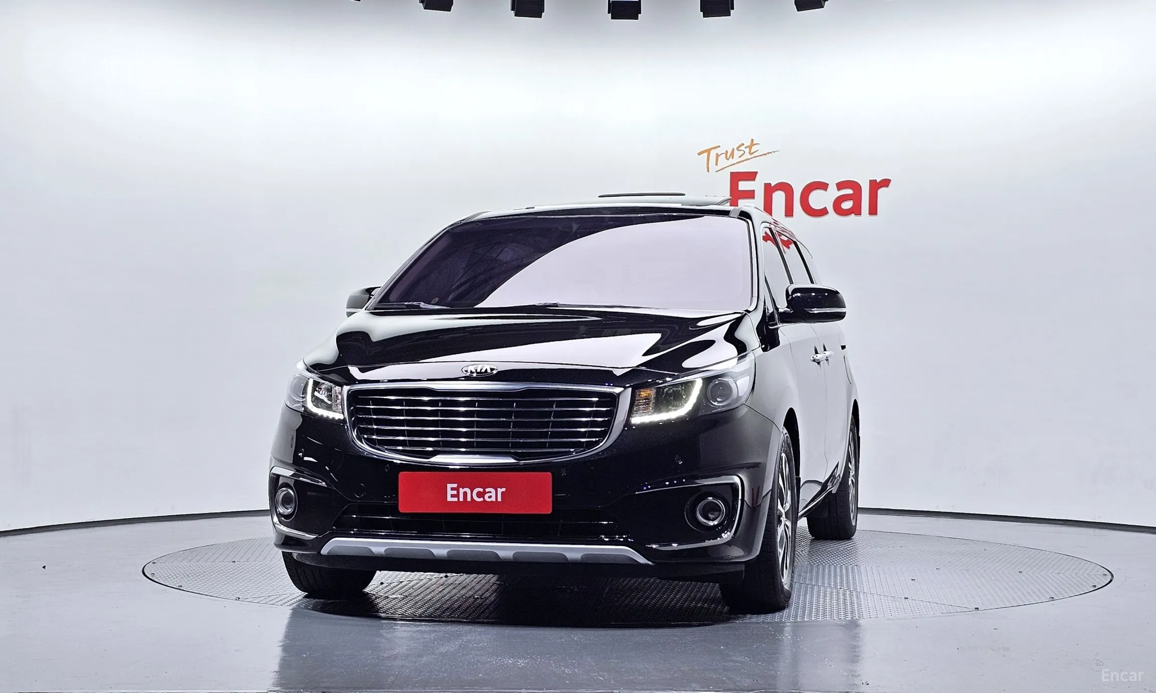 Kia Carnival превью 2