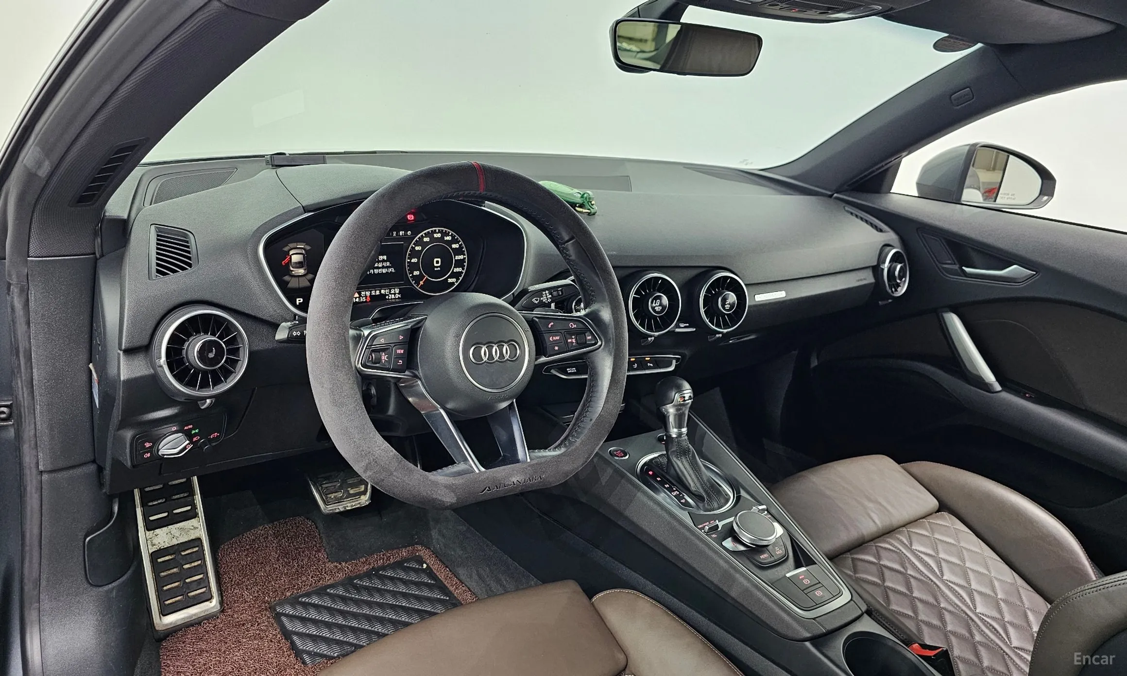 Audi TT (8S) превью 4