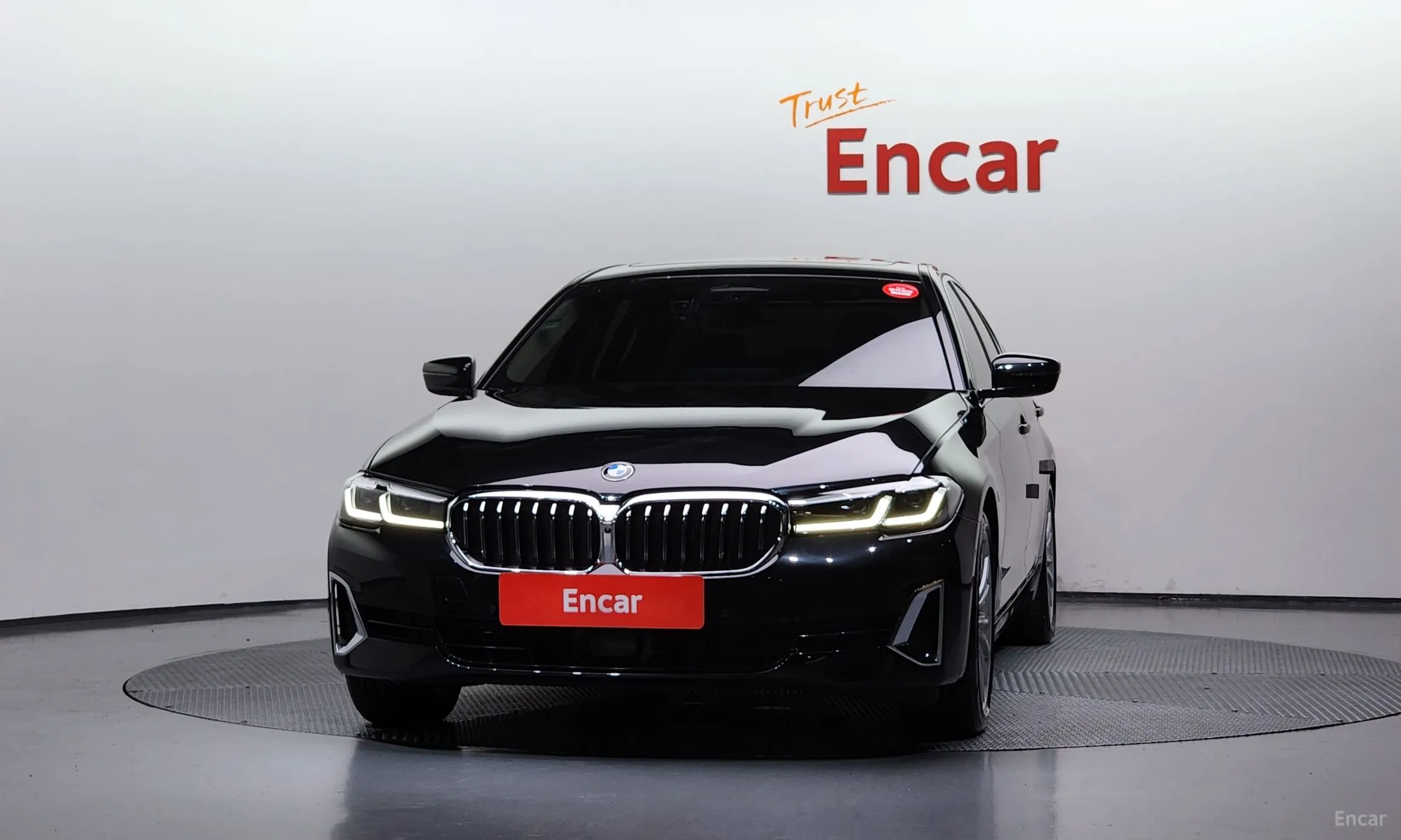 BMW 5 Series (G30) превью 2