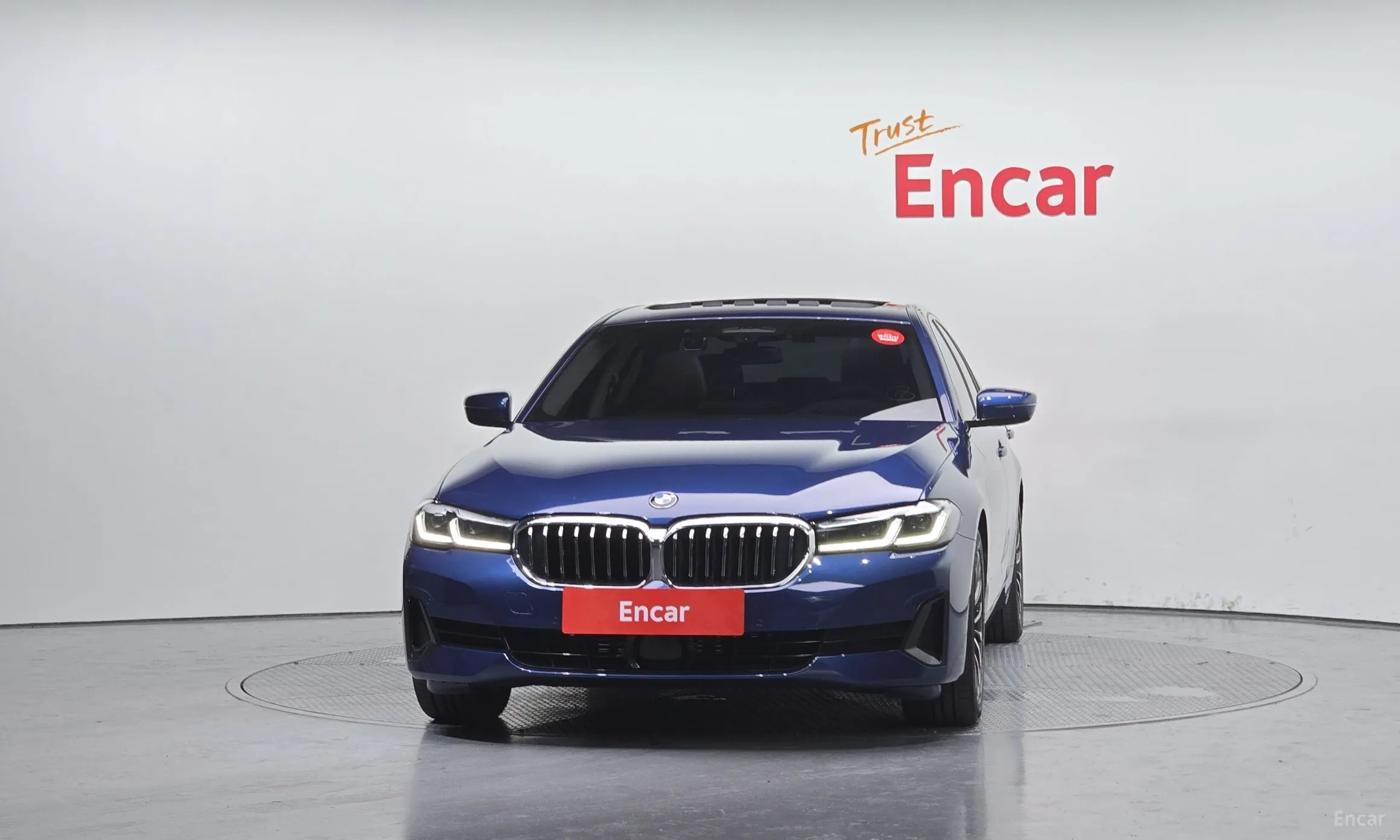 BMW 5 Series (G30) превью 2