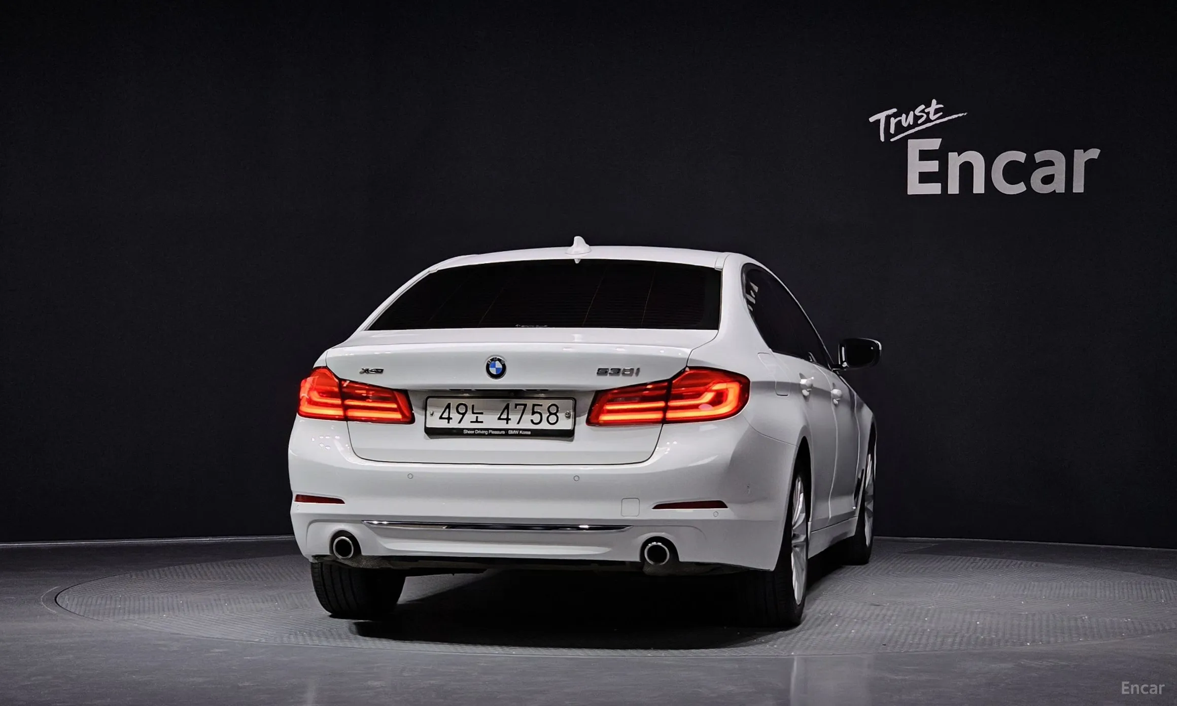 BMW 5 Series (G30) превью 3