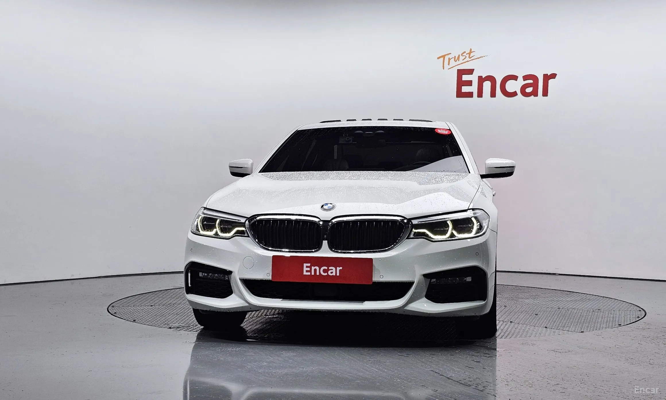 BMW 5 Series (G30) превью 2