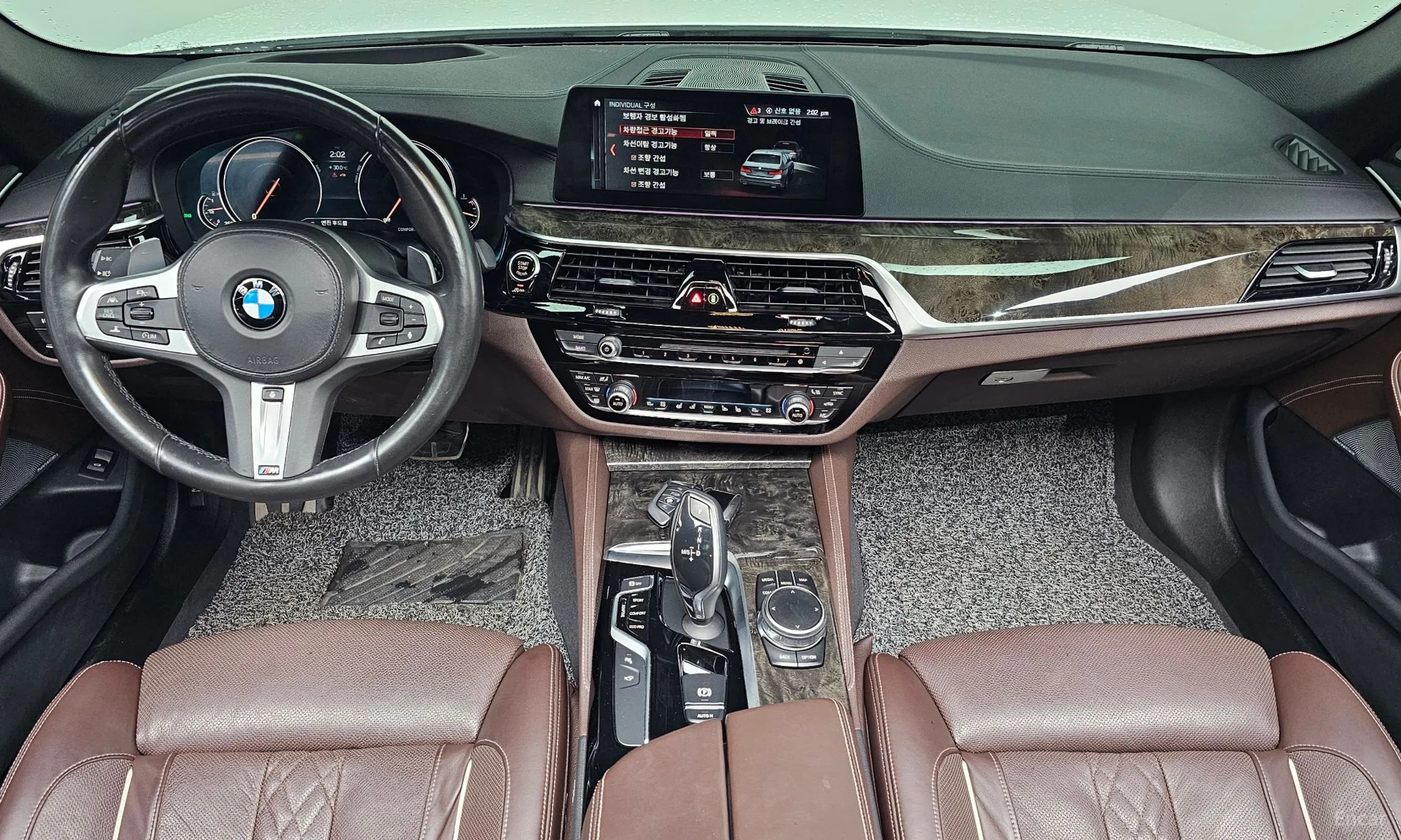 BMW 5 Series (G30) превью 4