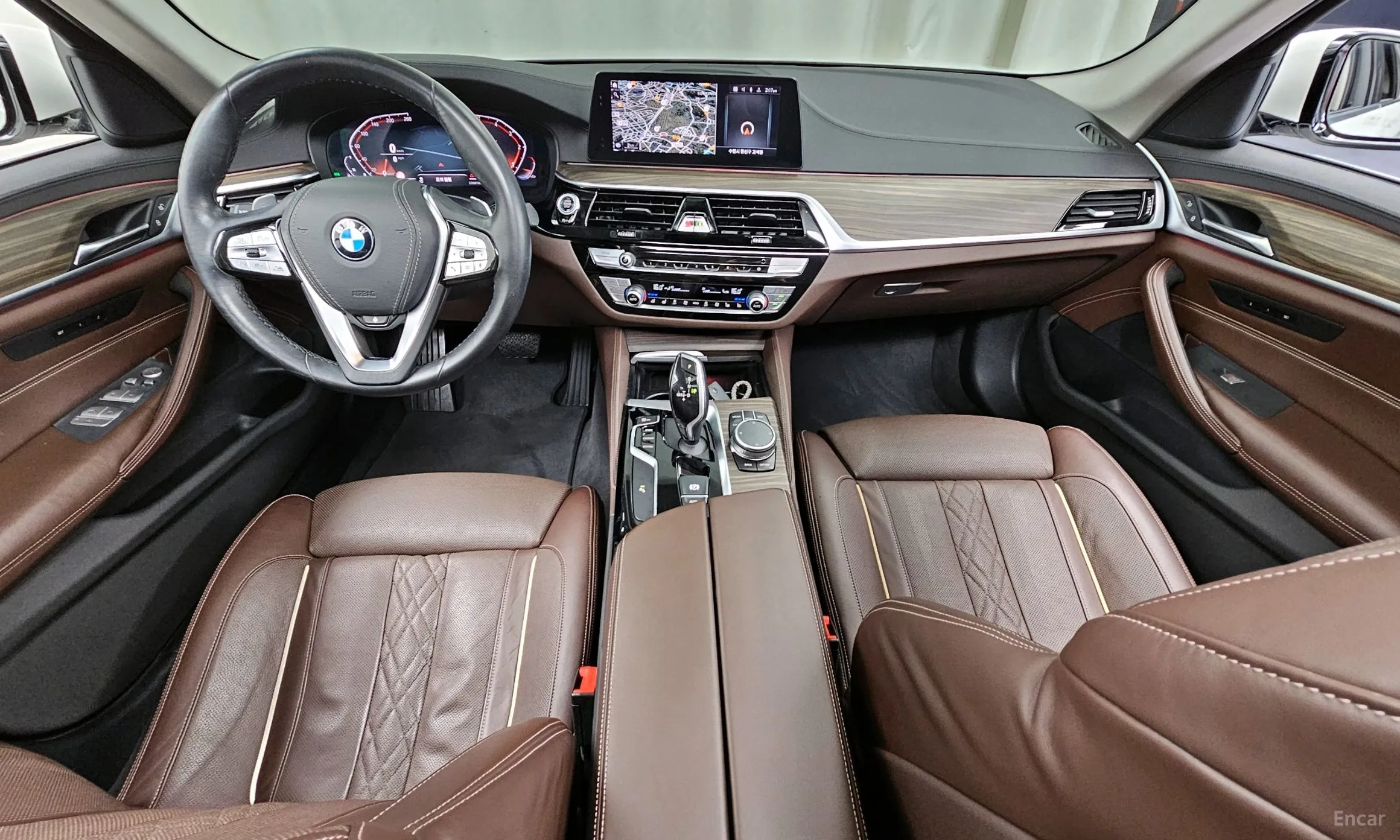 BMW 5 Series (G30) превью 4