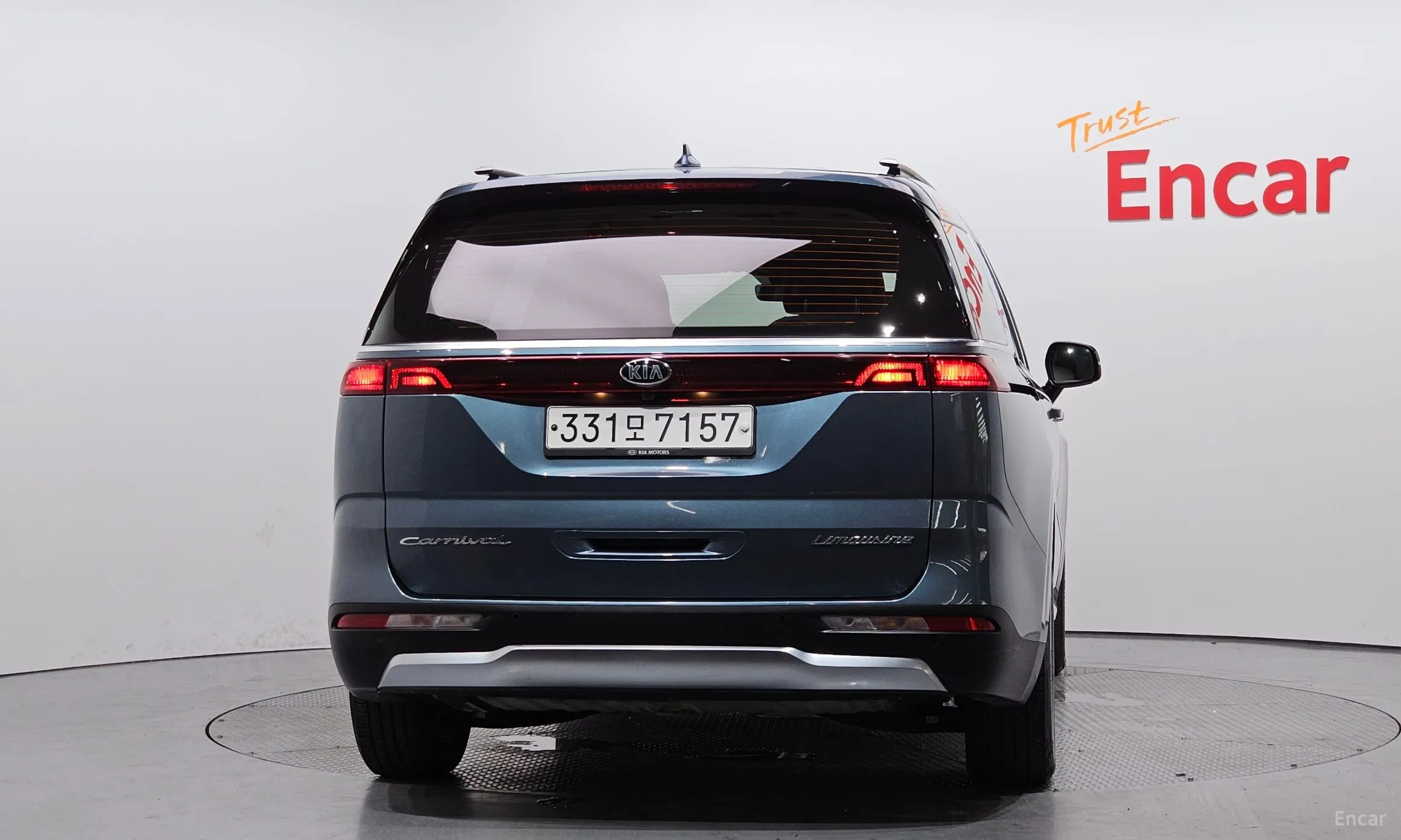 Kia Carnival Gen 4 превью 3