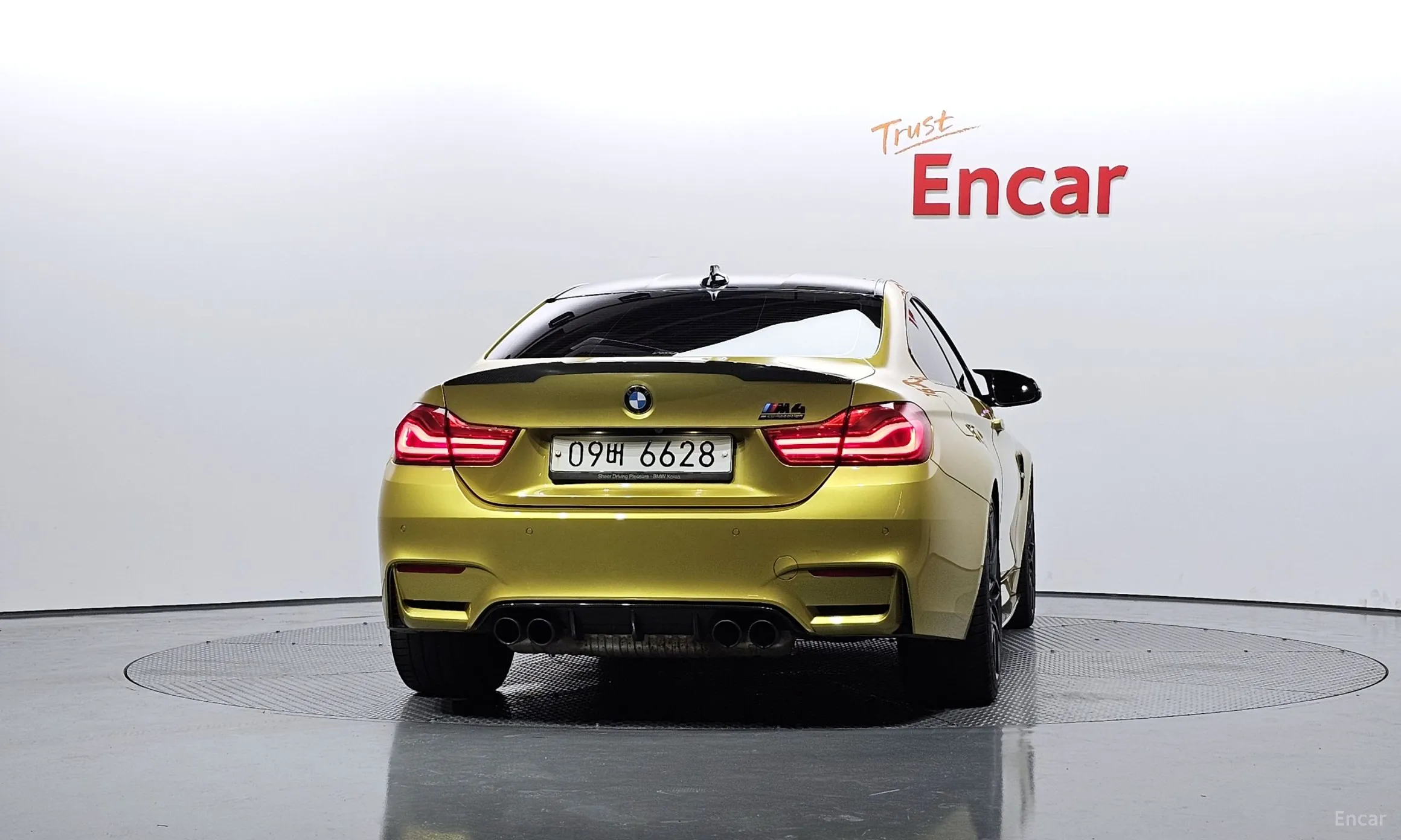 BMW M4 (F82) превью 3