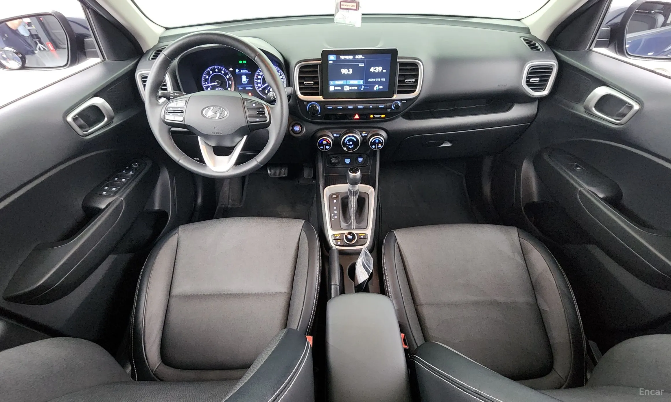 Hyundai Venue превью 4