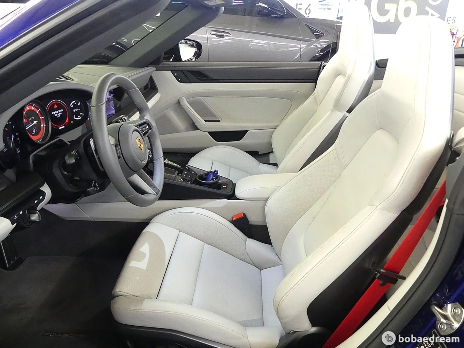 Porsche 911 (992) превью 4