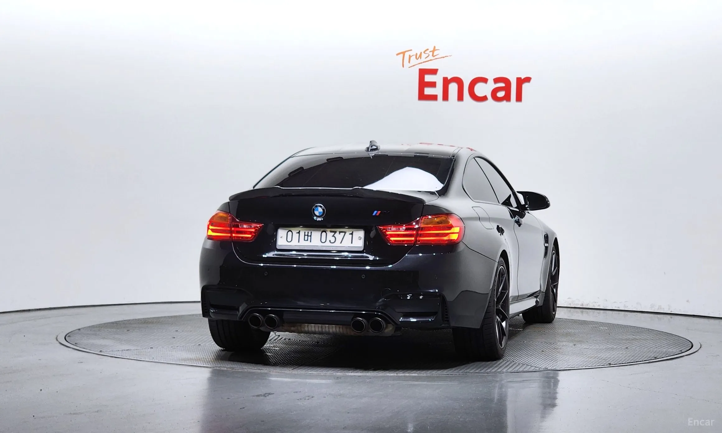 BMW M4 (F82) превью 3
