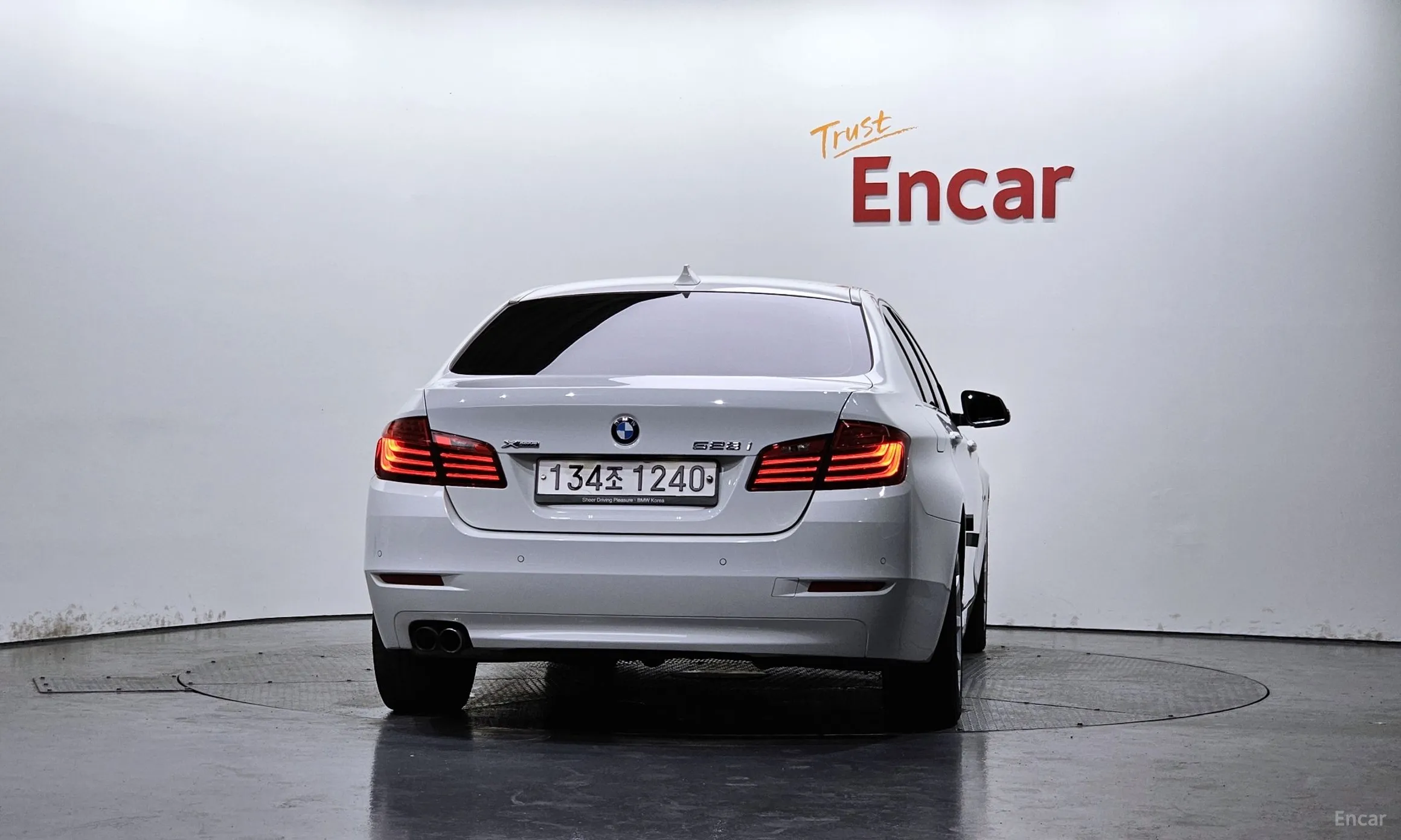 BMW 5 Series (F10) превью 3