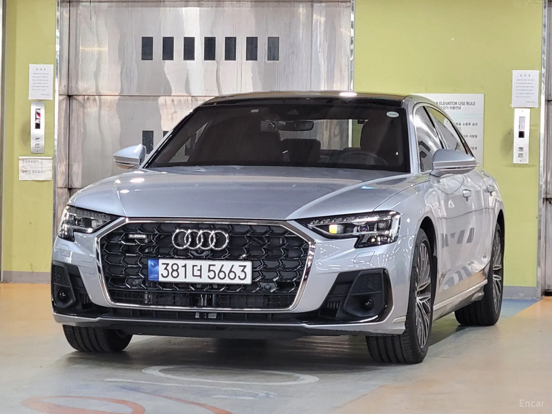 Audi A8 (D5)