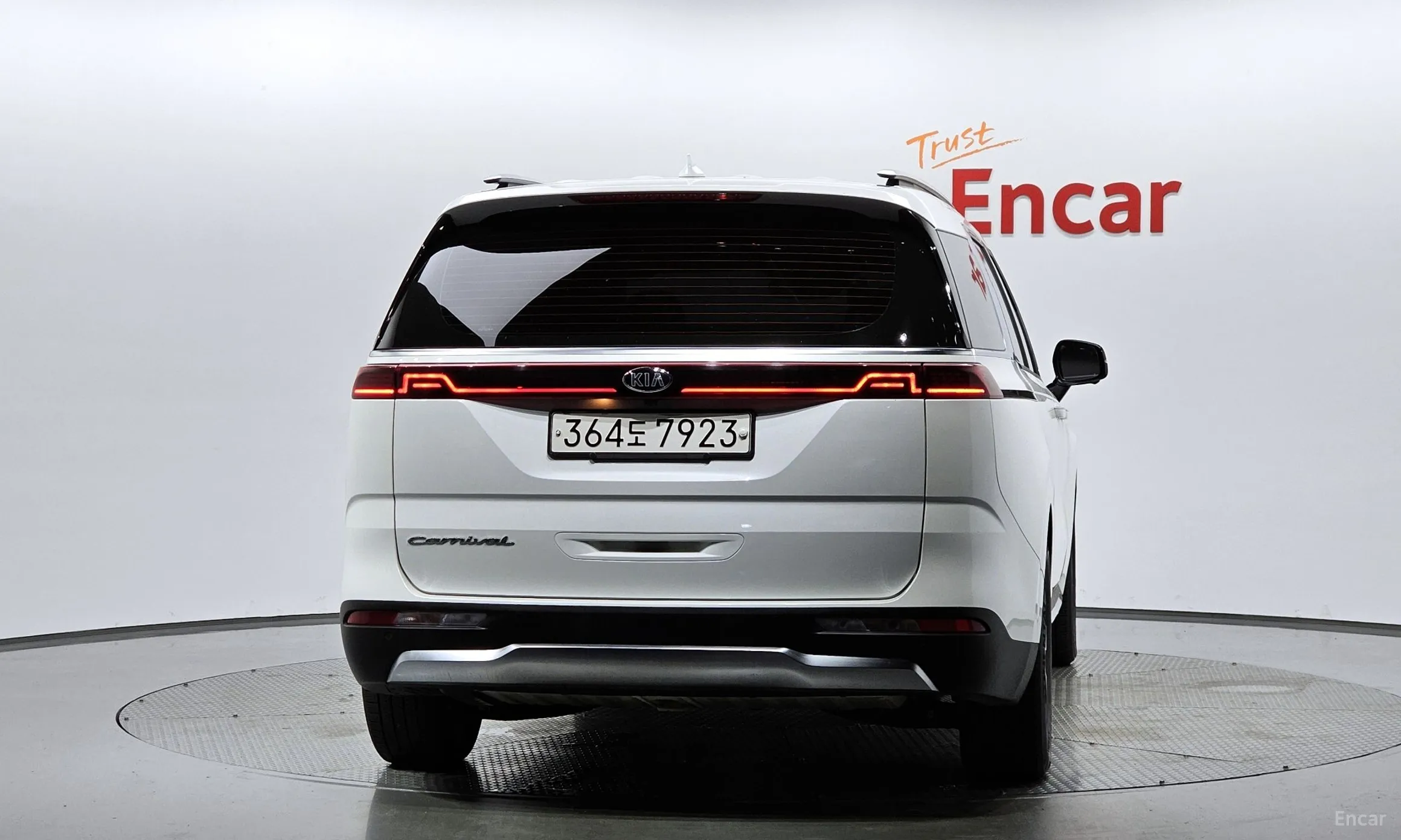 Kia Carnival Gen 4 превью 3