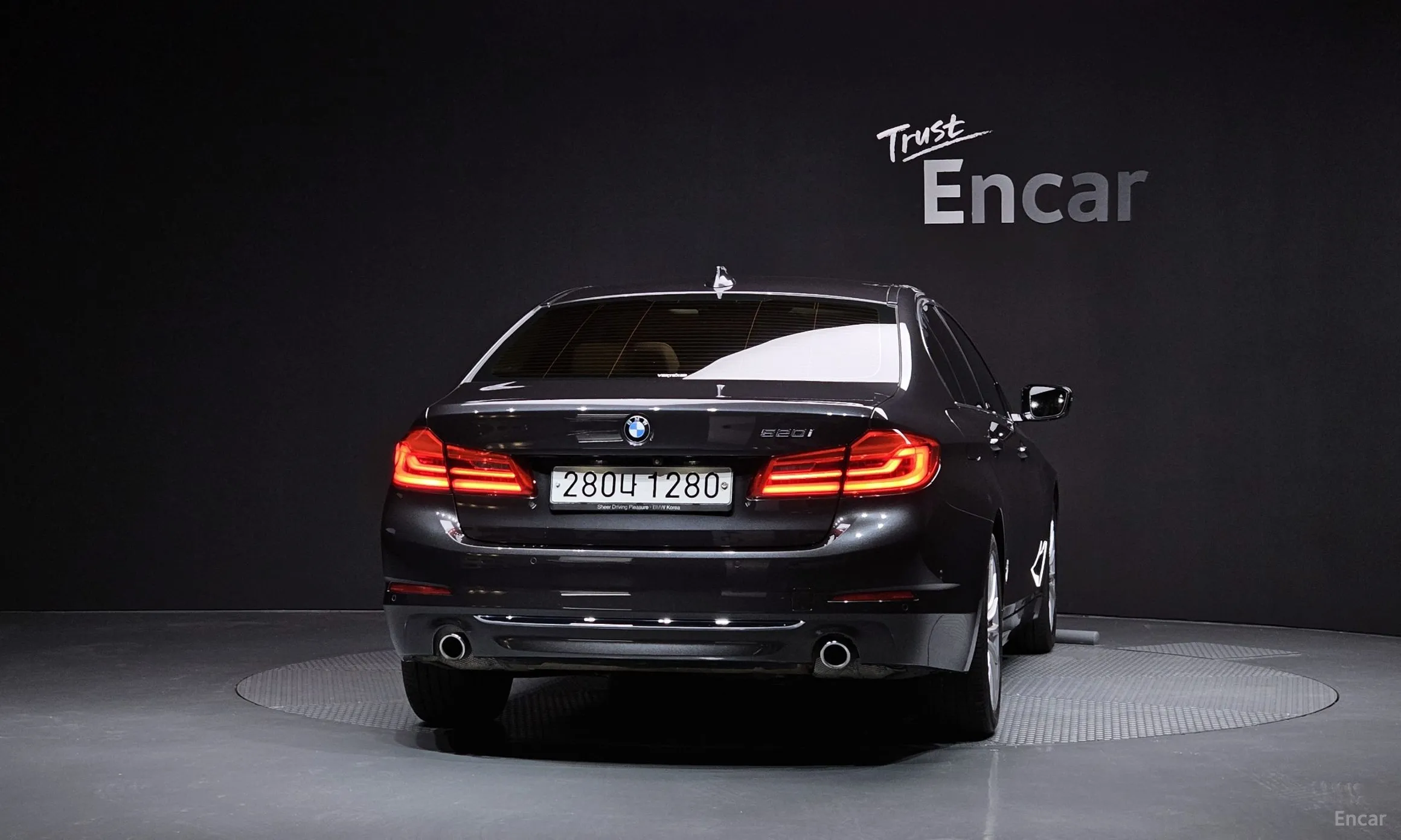 BMW 5 Series (G30) превью 3