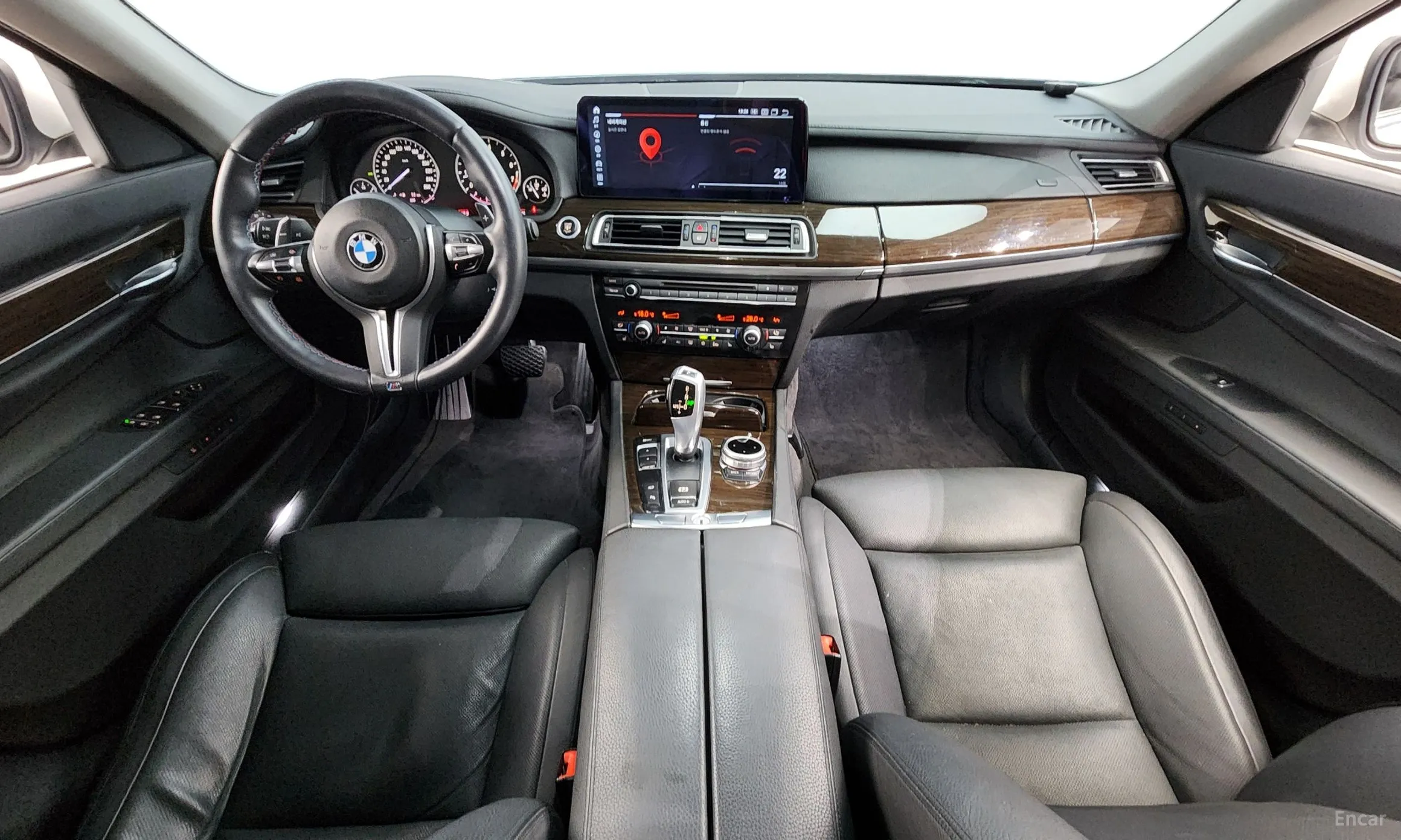 BMW 7 Series (F01) превью 4