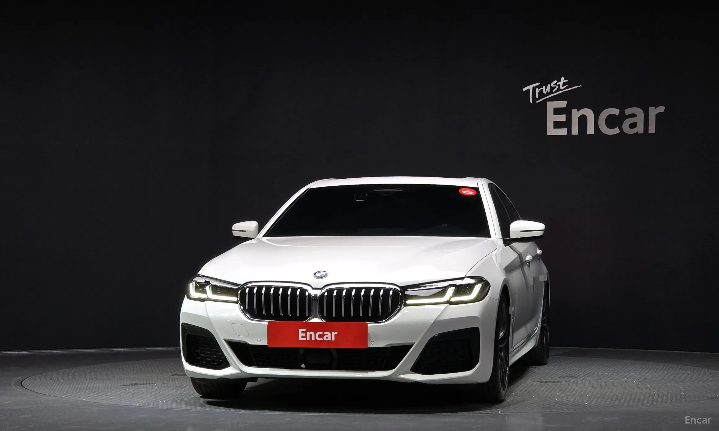 BMW 5 Series (G30) превью 2