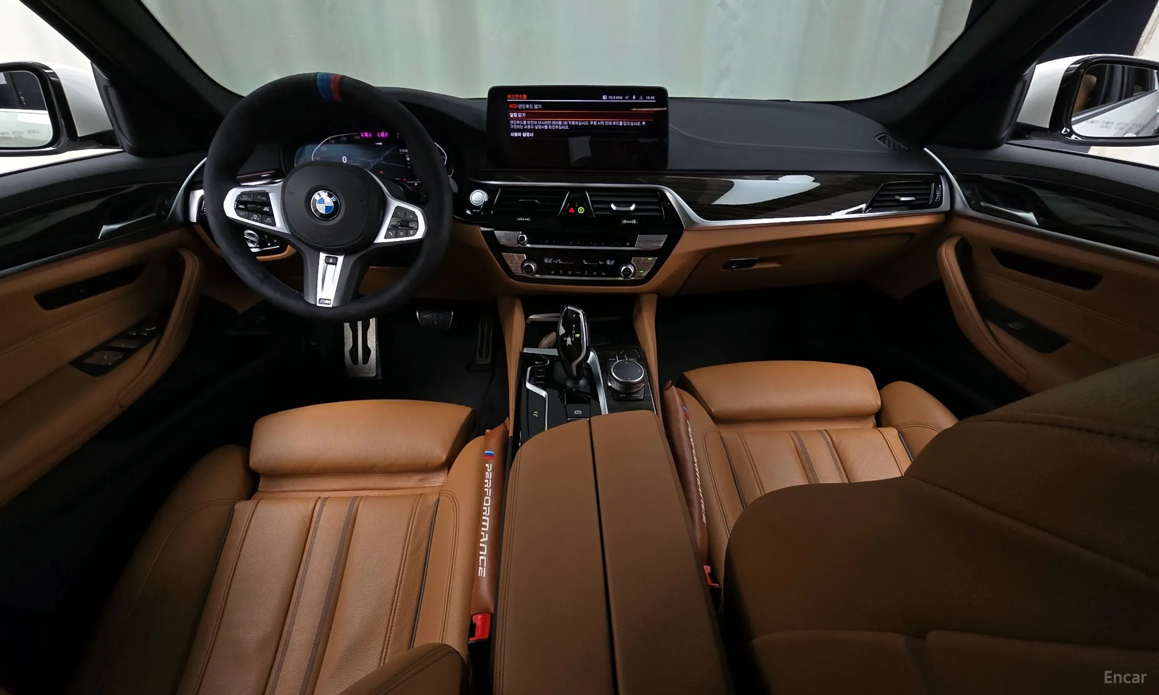 BMW 5 Series (G30) превью 4
