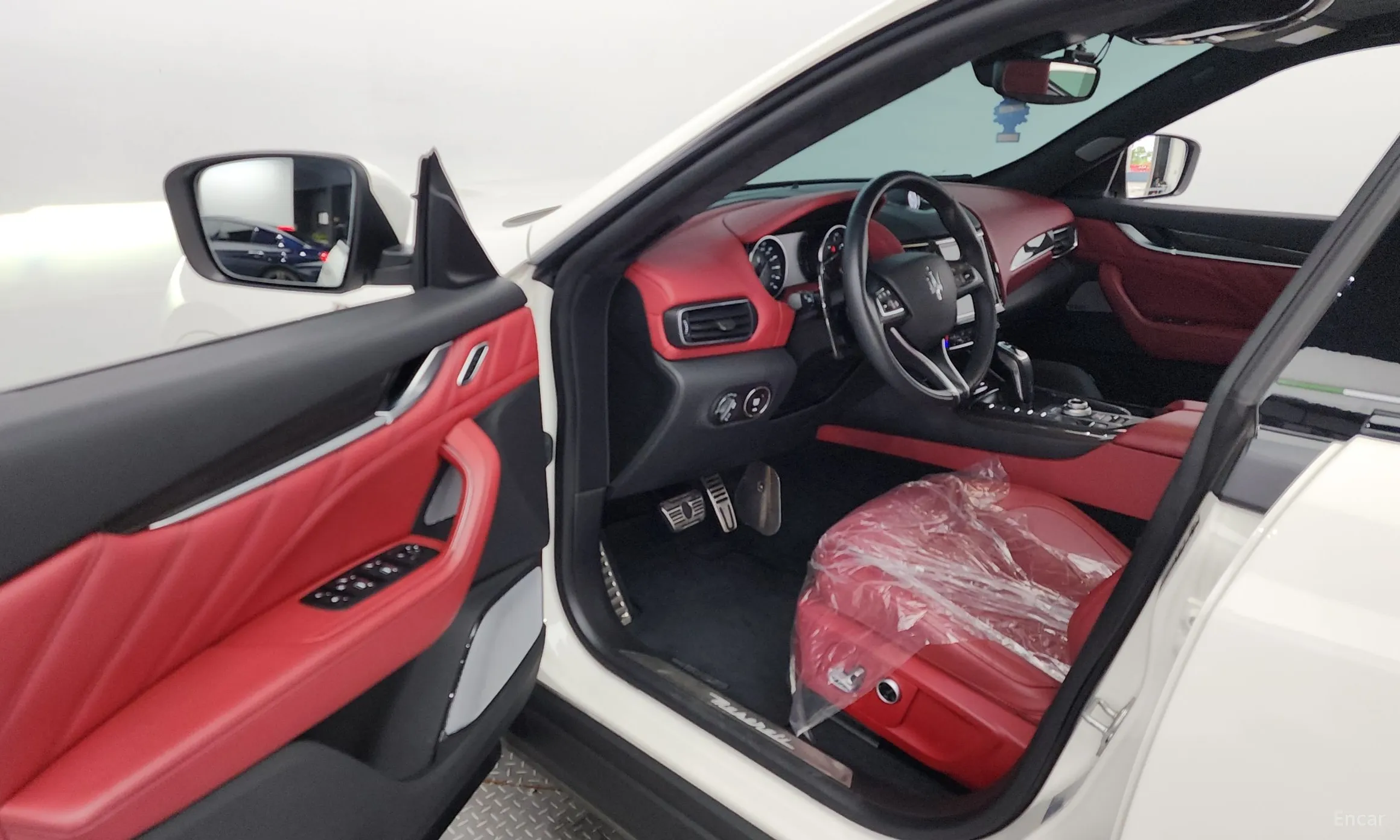 Maserati Levante превью 10