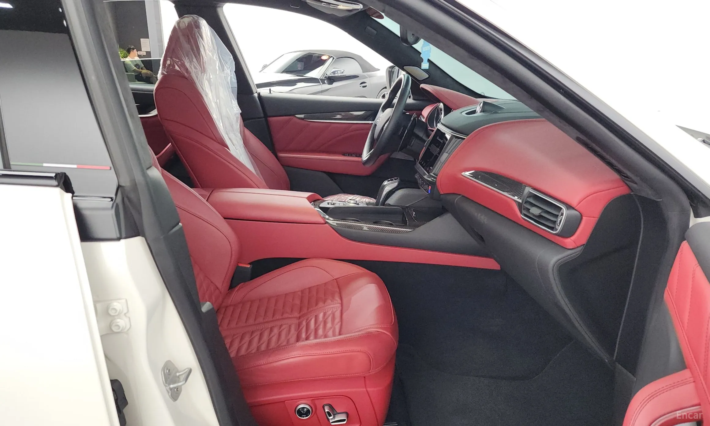 Maserati Levante превью 11