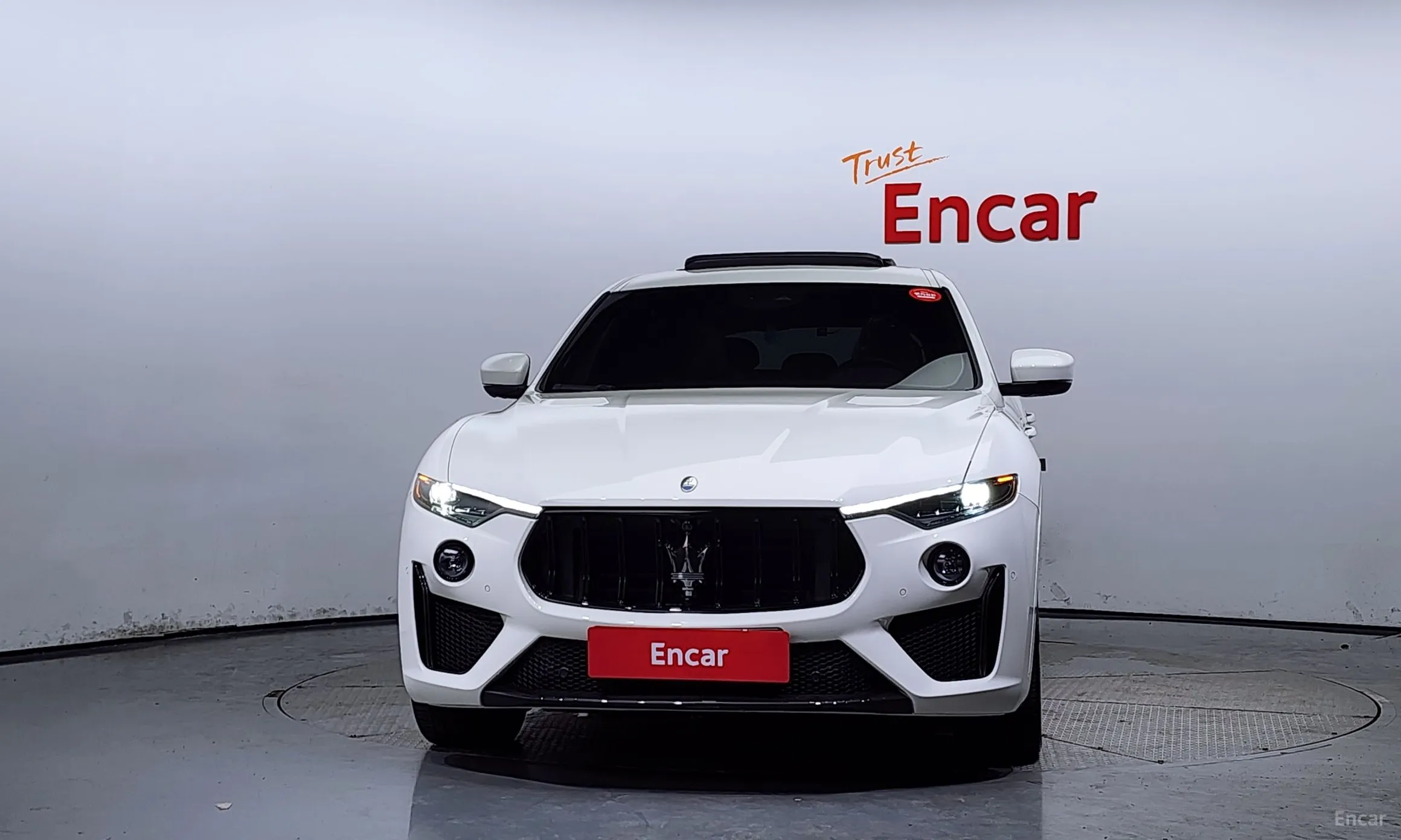 Maserati Levante превью 3