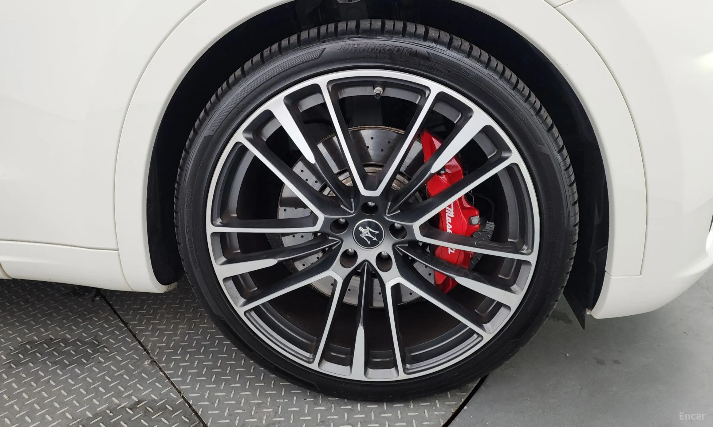 Maserati Levante превью 5