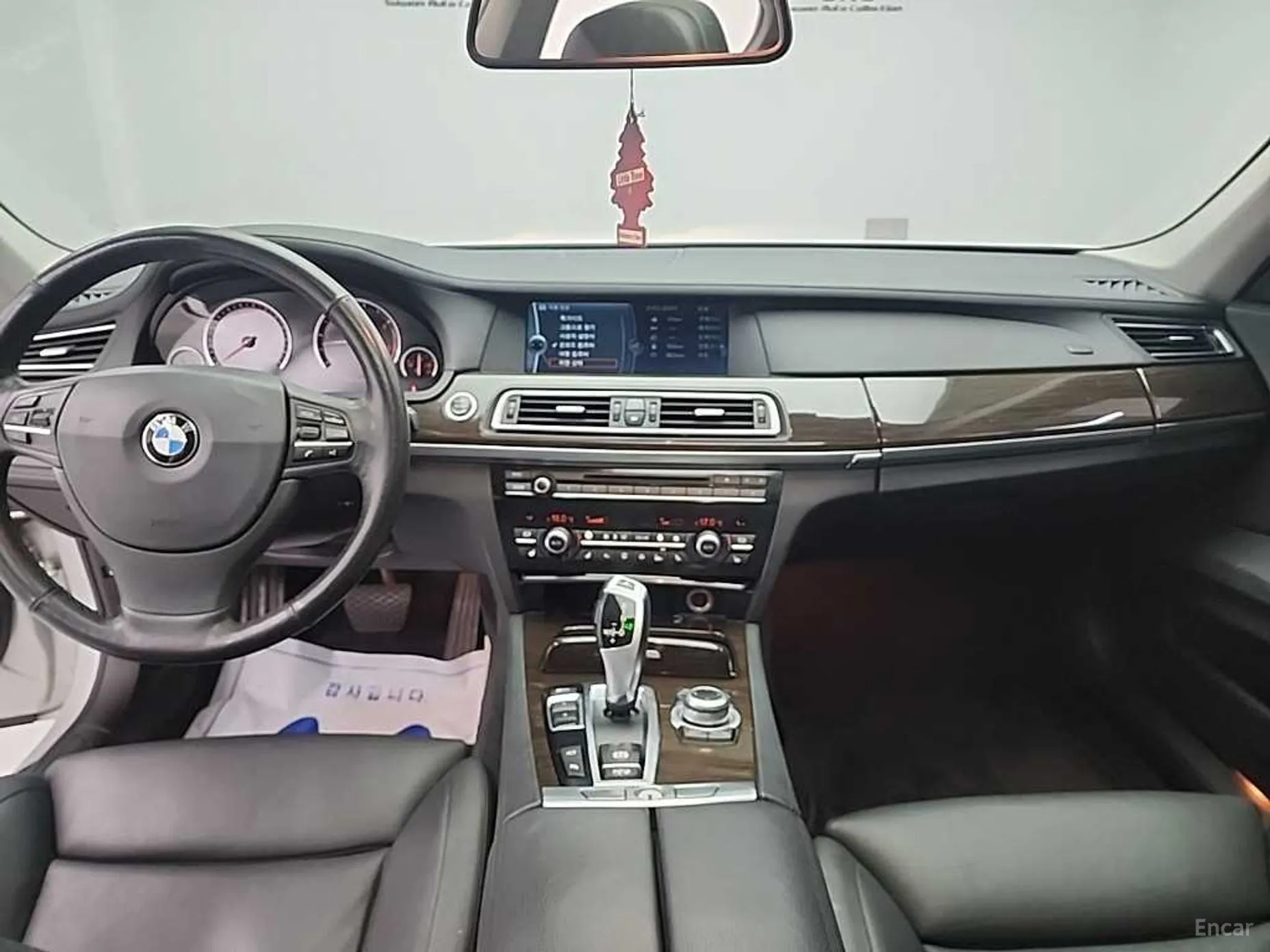 BMW 7 Series (F01) превью 4
