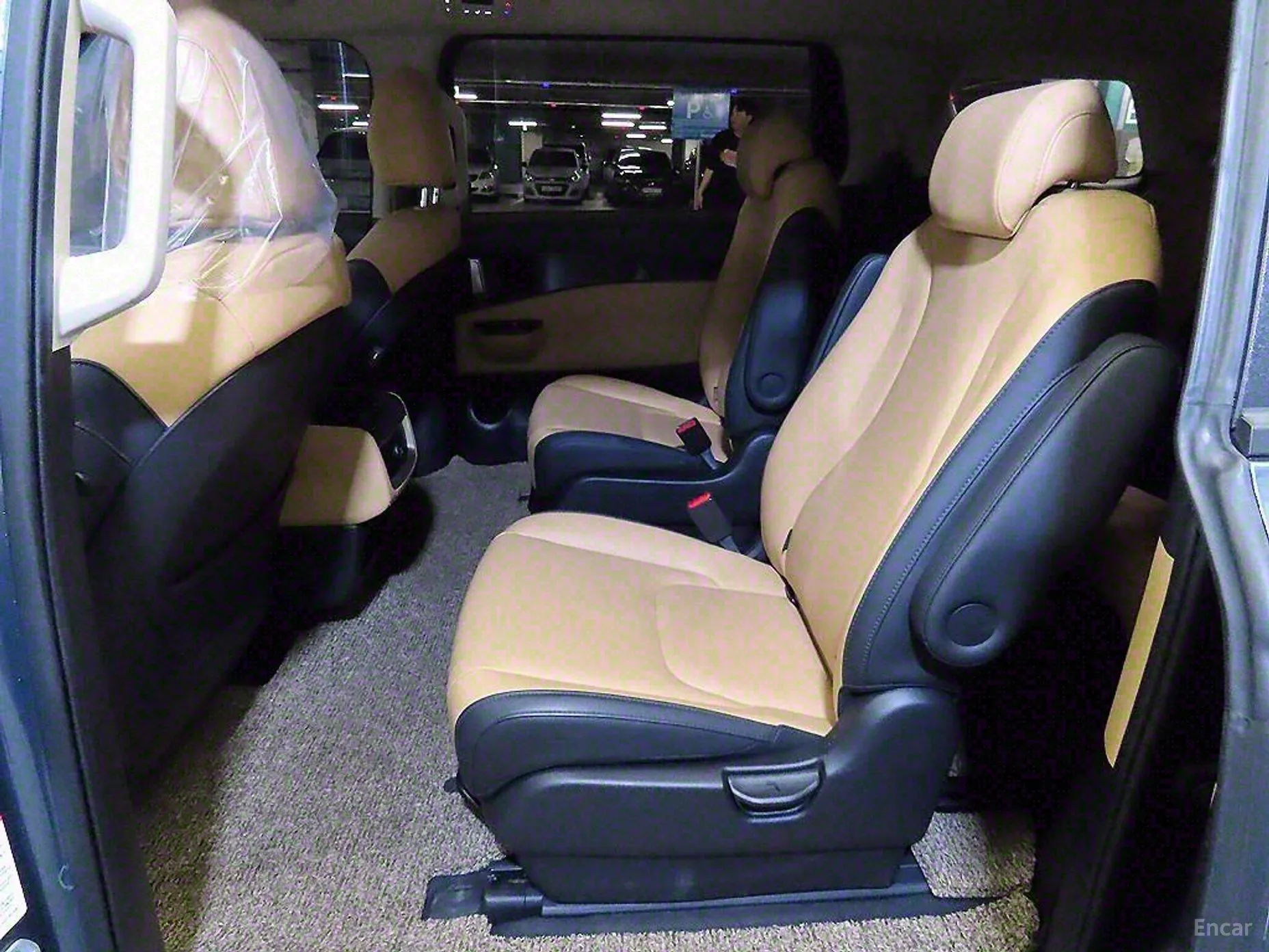 Kia Carnival Gen 4 превью 4