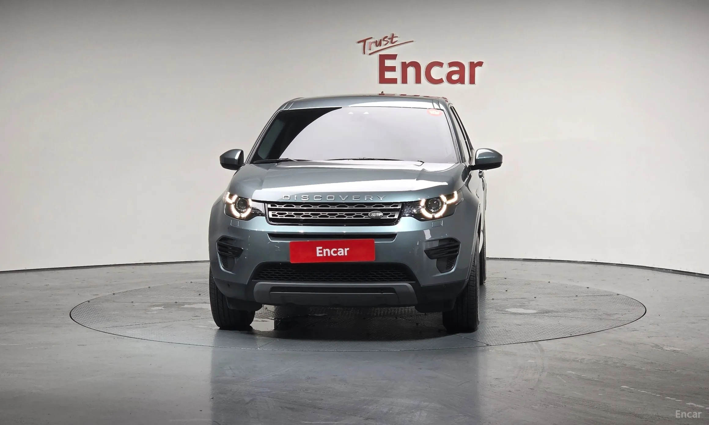 Land Rover Discovery Sports превью 2