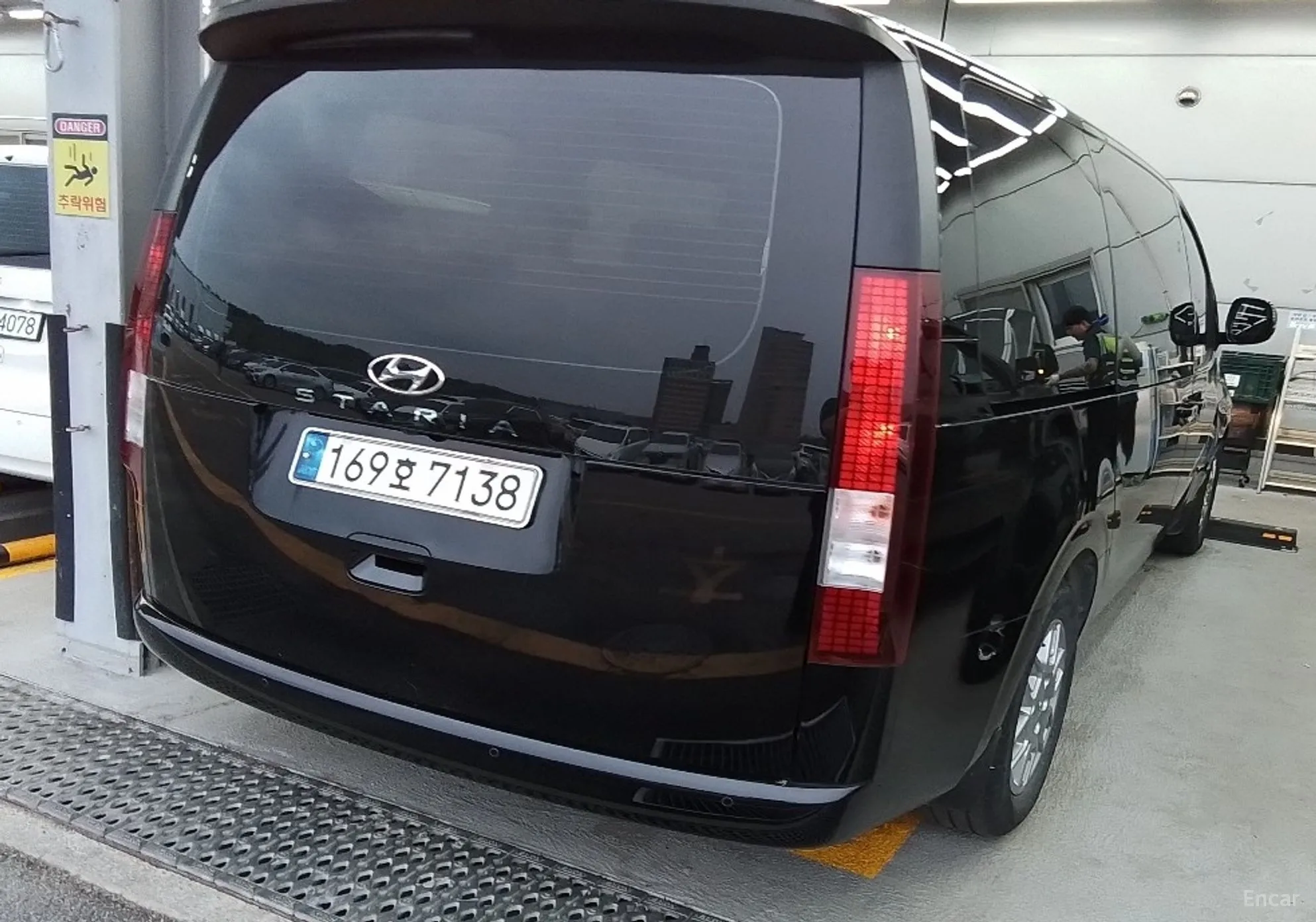 Hyundai Staria