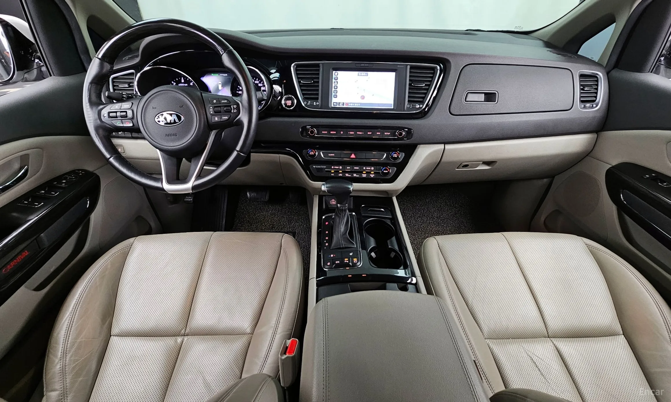 Kia Carnival превью 4