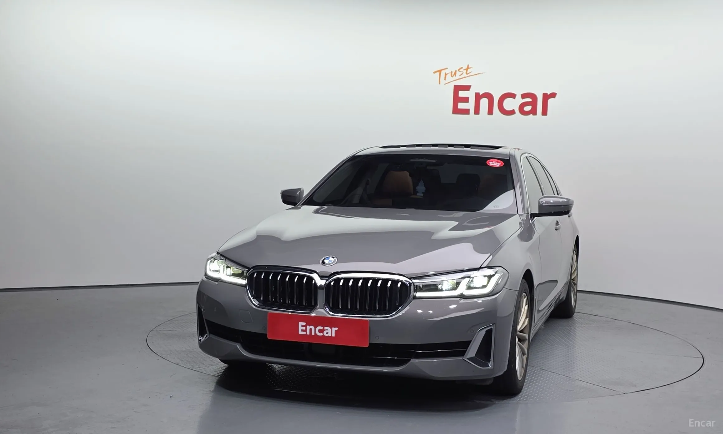 BMW 5 Series (G30) превью 2