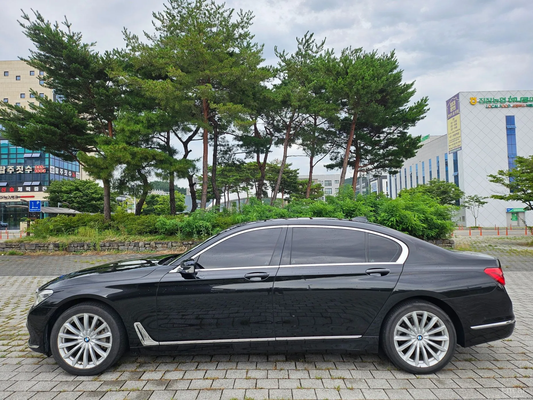 BMW 7 Series (G11) превью 3