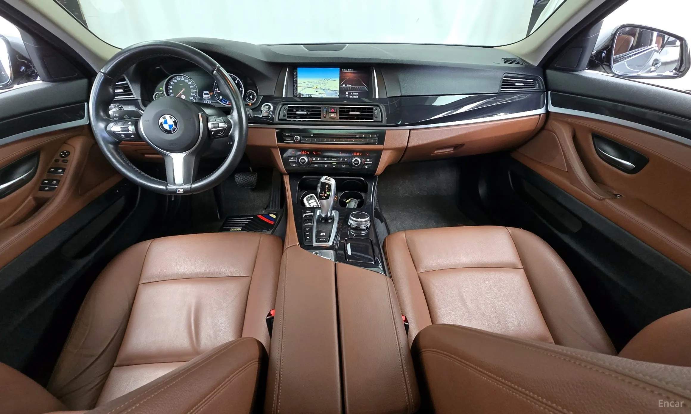 BMW 5 Series (F10) превью 4