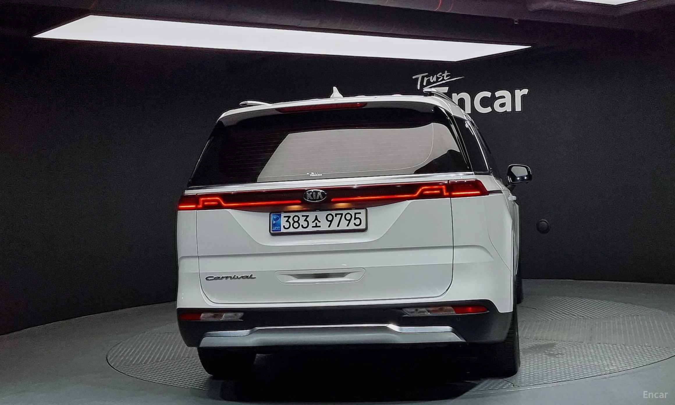 Kia Carnival Gen 4 превью 3