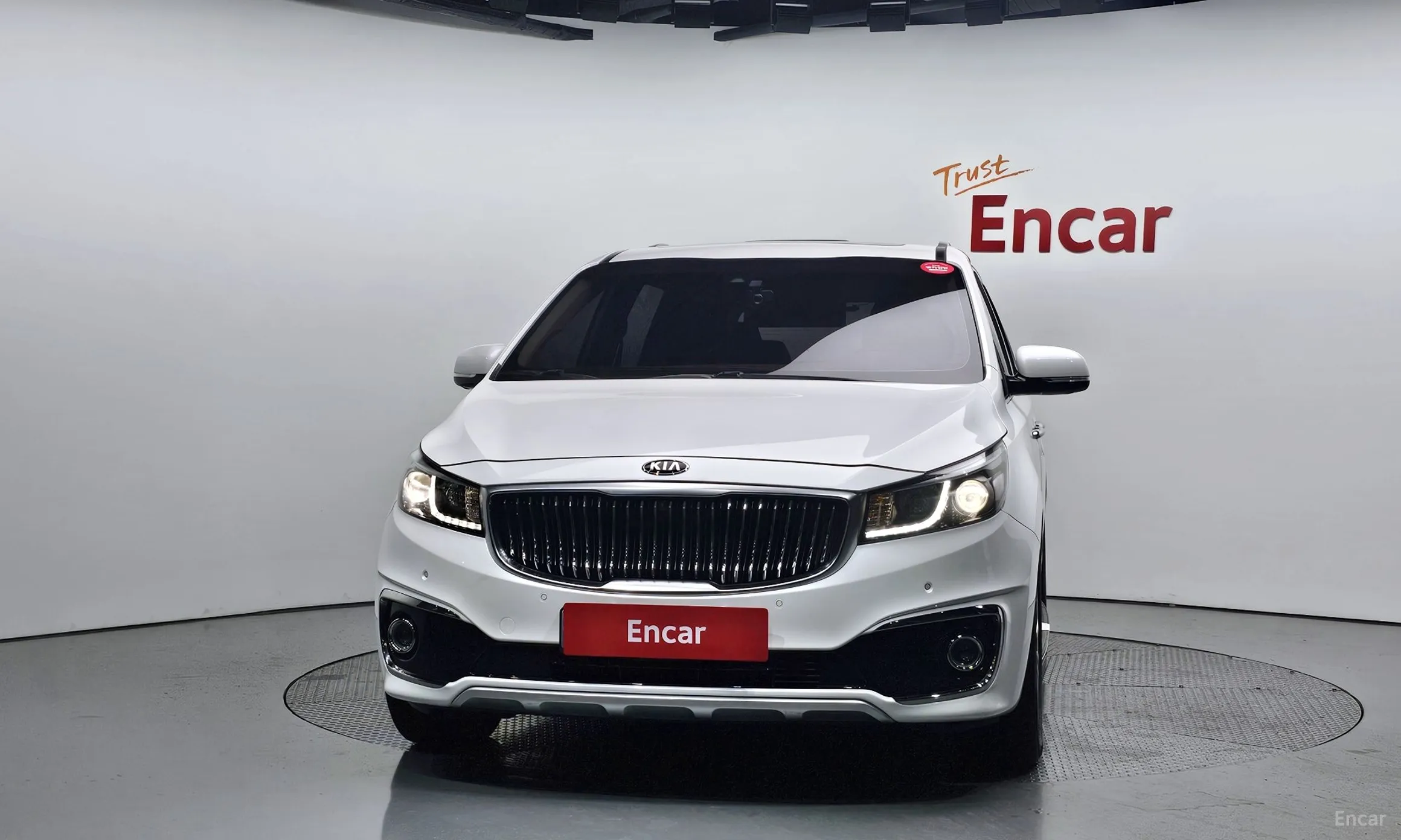 Kia Carnival превью 2