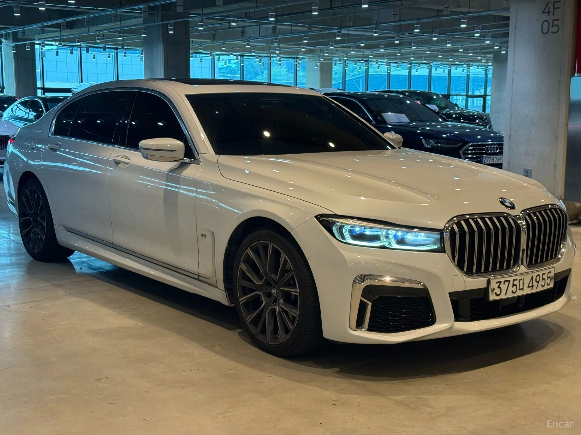 BMW 7 Series (G11) превью 2