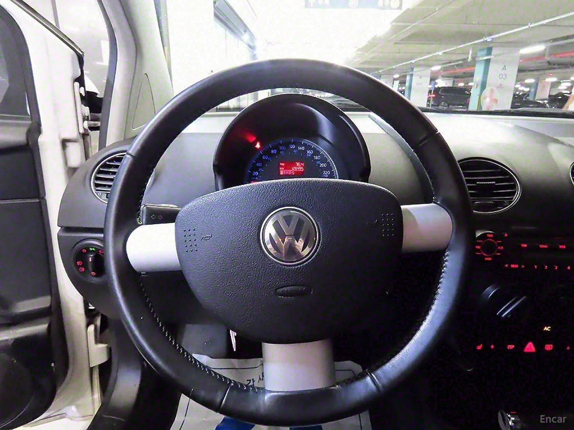 Volkswagen New Beetle превью 4