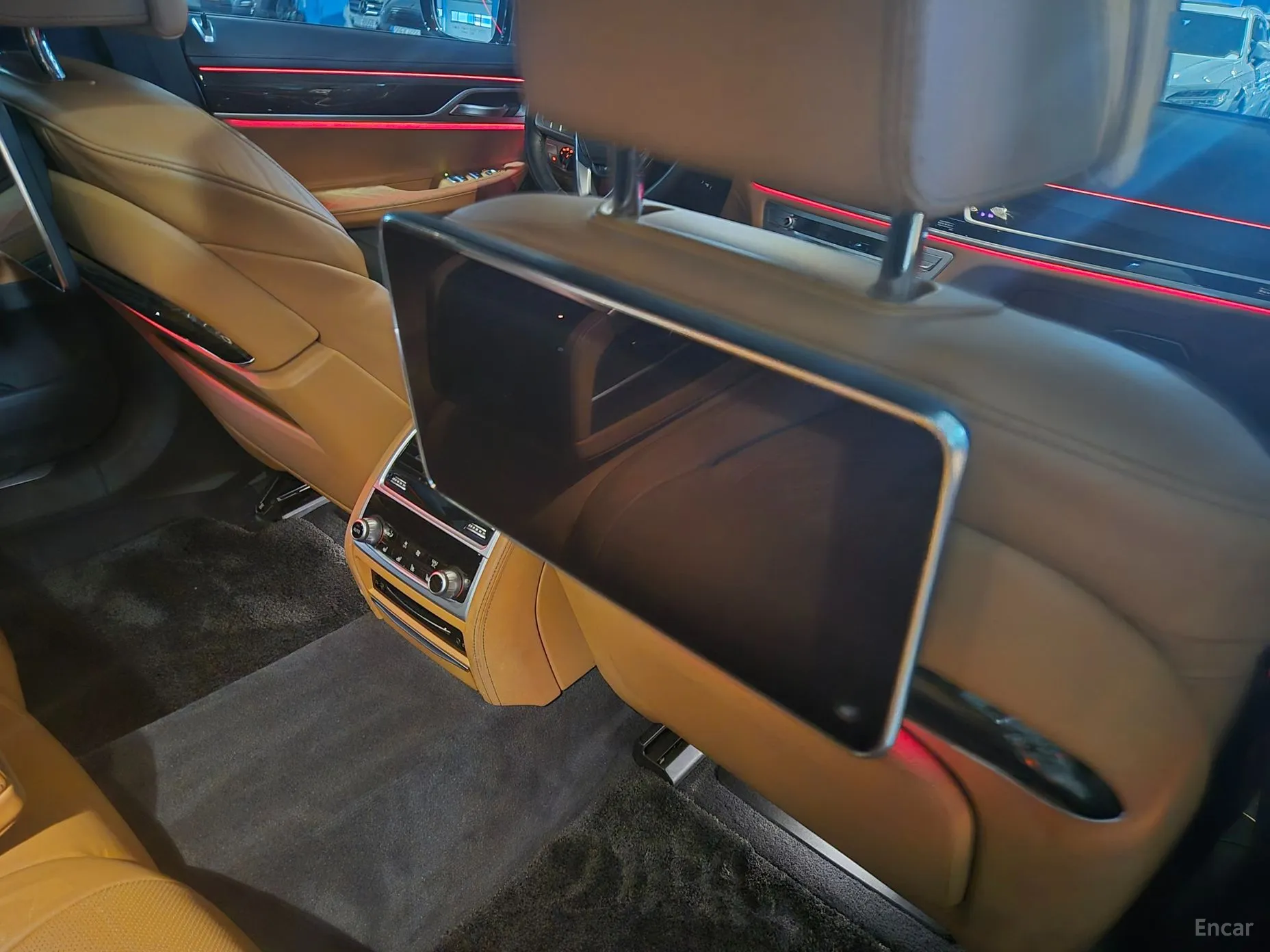 BMW 7 Series (G11) превью 4
