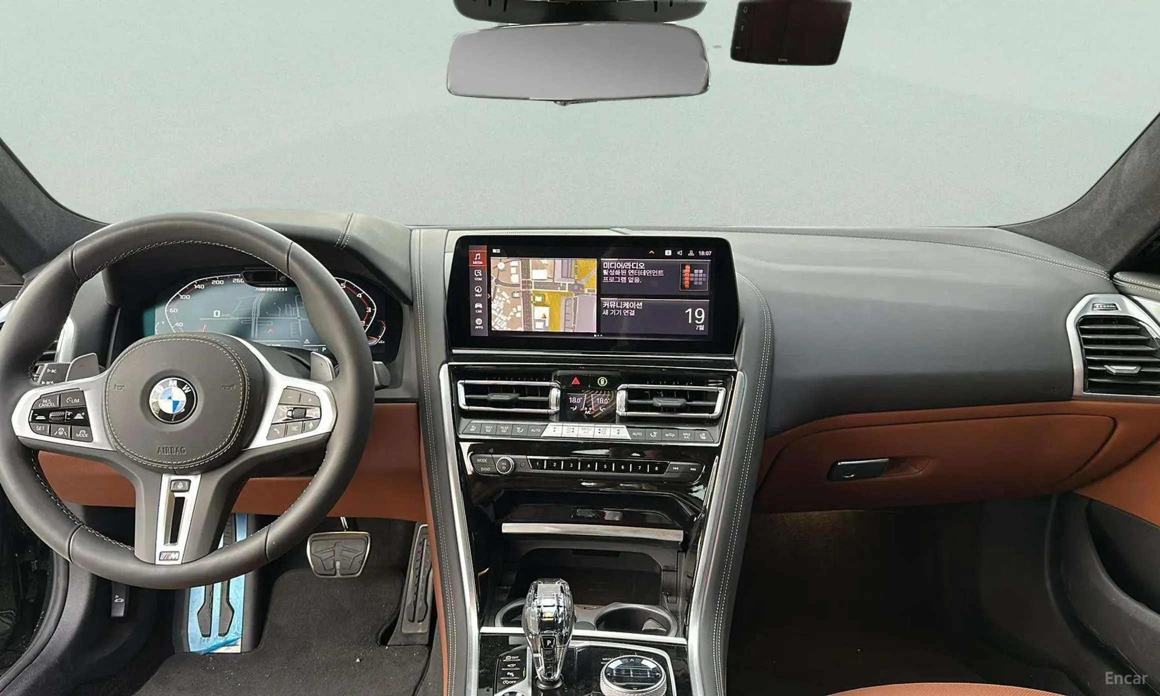 BMW 8-series (G15) превью 4
